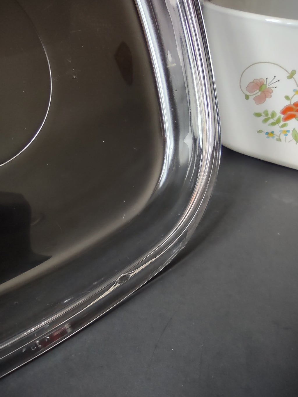 Vintage Wildflower 5 Liter Casserole with Lid Small Chip[7458E]