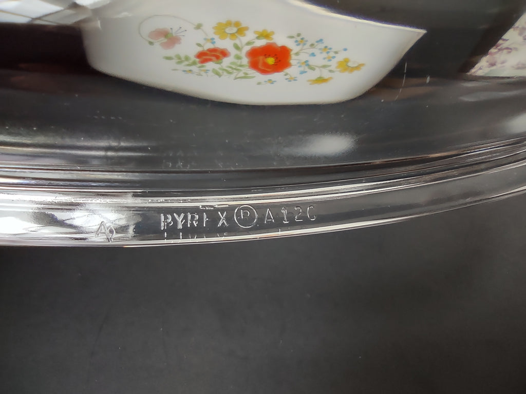 Vintage Wildflower 5 Liter Casserole with Lid Small Chip[7458E]