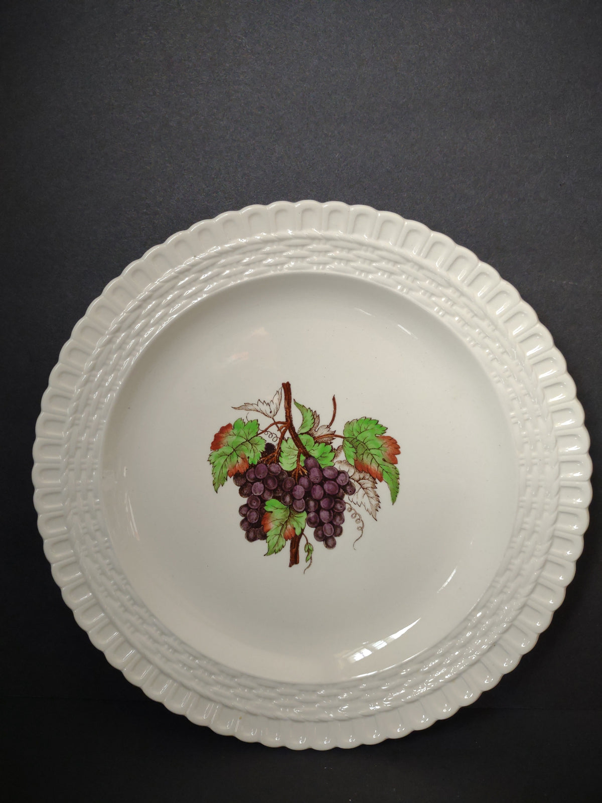 Vintage Copeland Spode Purple Grapes Fruit Embossed White Plate [7474E]