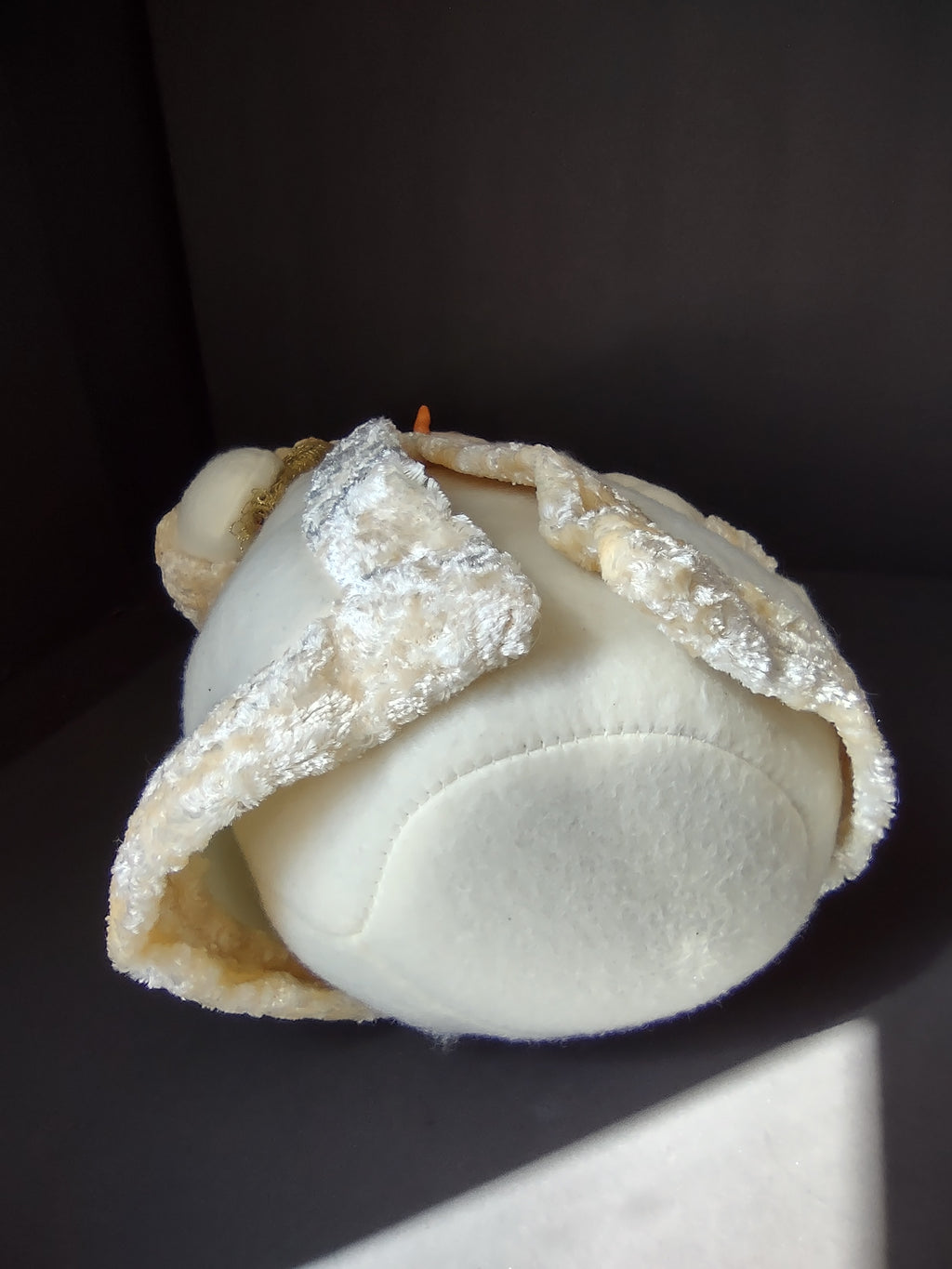 Vintage Snowman White Cream Gold Christmas Figure Textured Coat Handbag [4894]