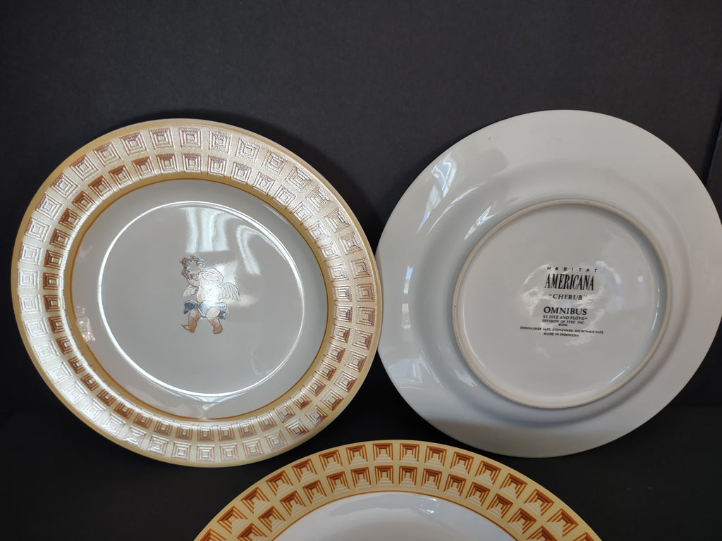 Front and underside of Omnibus Americana Cherub plate