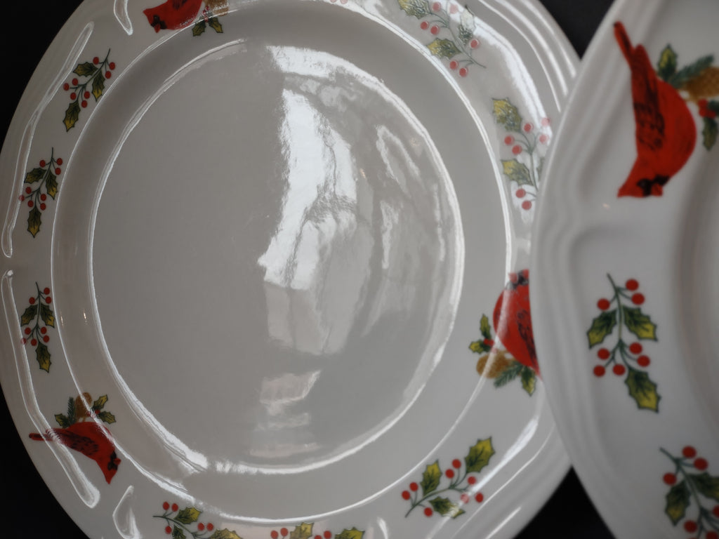 Vintage Gibson Christmas Cardinal Holly White Red Green Dinner Plate Set of 2 [7494]