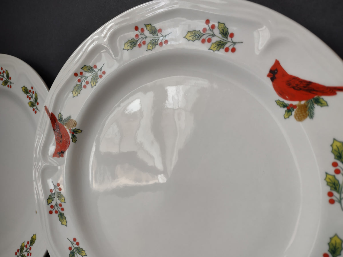 Vintage Gibson Christmas Cardinal Holly White Red Green Dinner Plate Set of 2 [7494]