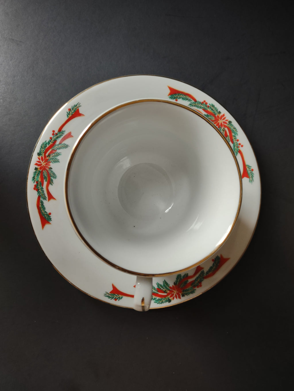Vintage Tienshan Christmas Poinsettia Gold Trim 2 Cup and Saucer Sets [7498]