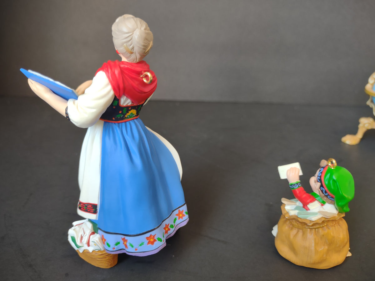 Vintage Hallmark 2001 Lettera Globus & Mrs Claus Ornament Set 3pc Box [8151n]