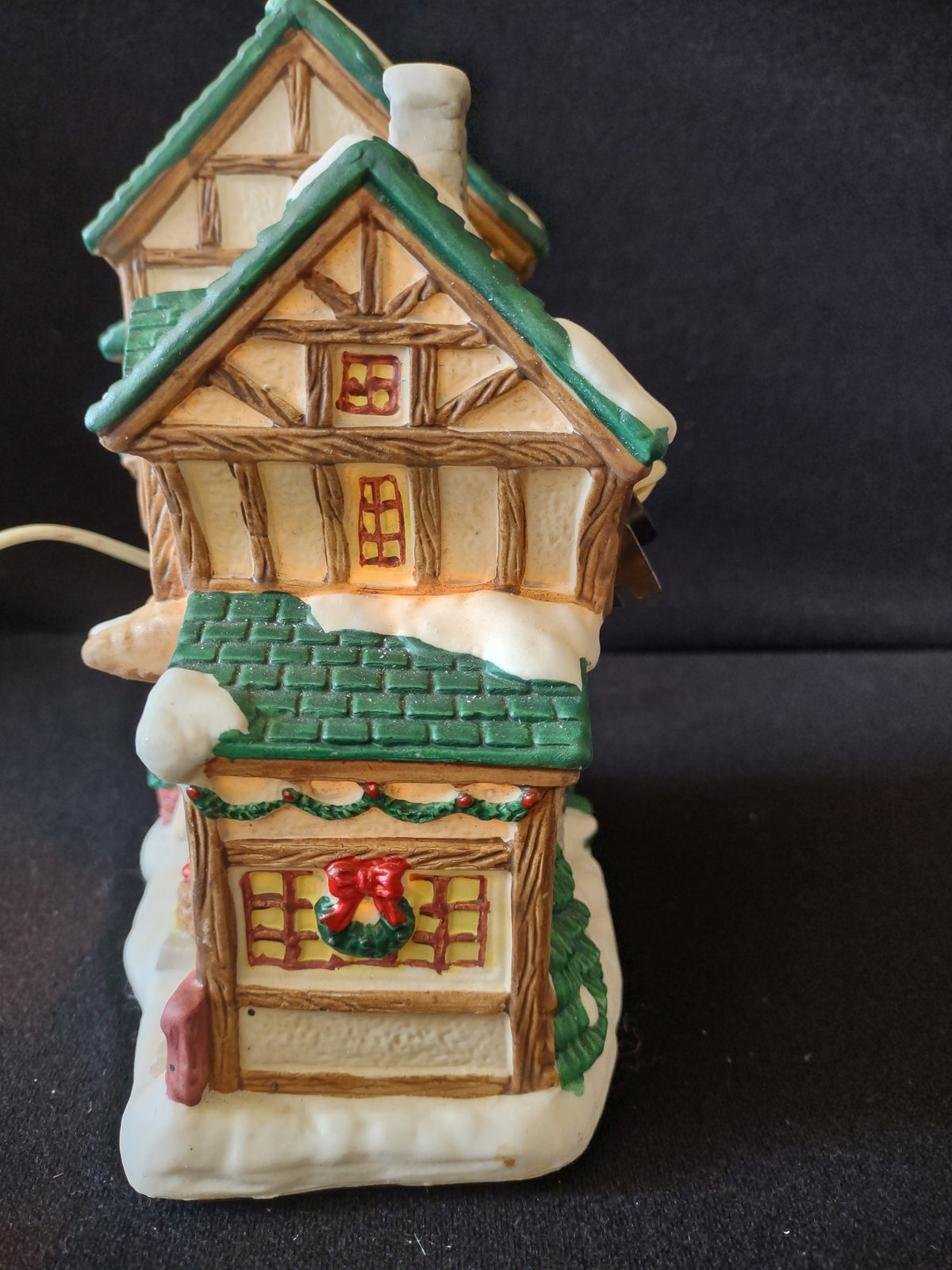 Vintage Lighted Christmas Village Grocery Store Green Roof Snow Building [8154n]