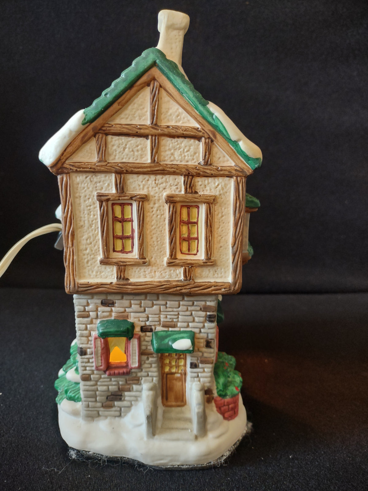 Vintage Lighted Christmas Village Grocery Store Green Roof Snow Building [8154n]