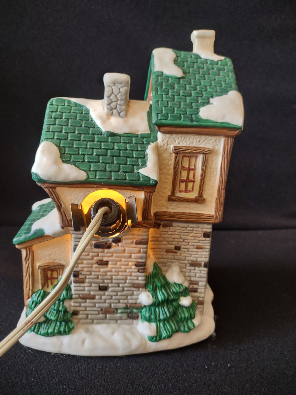 Vintage Lighted Christmas Village Grocery Store Green Roof Snow Building [8154n]