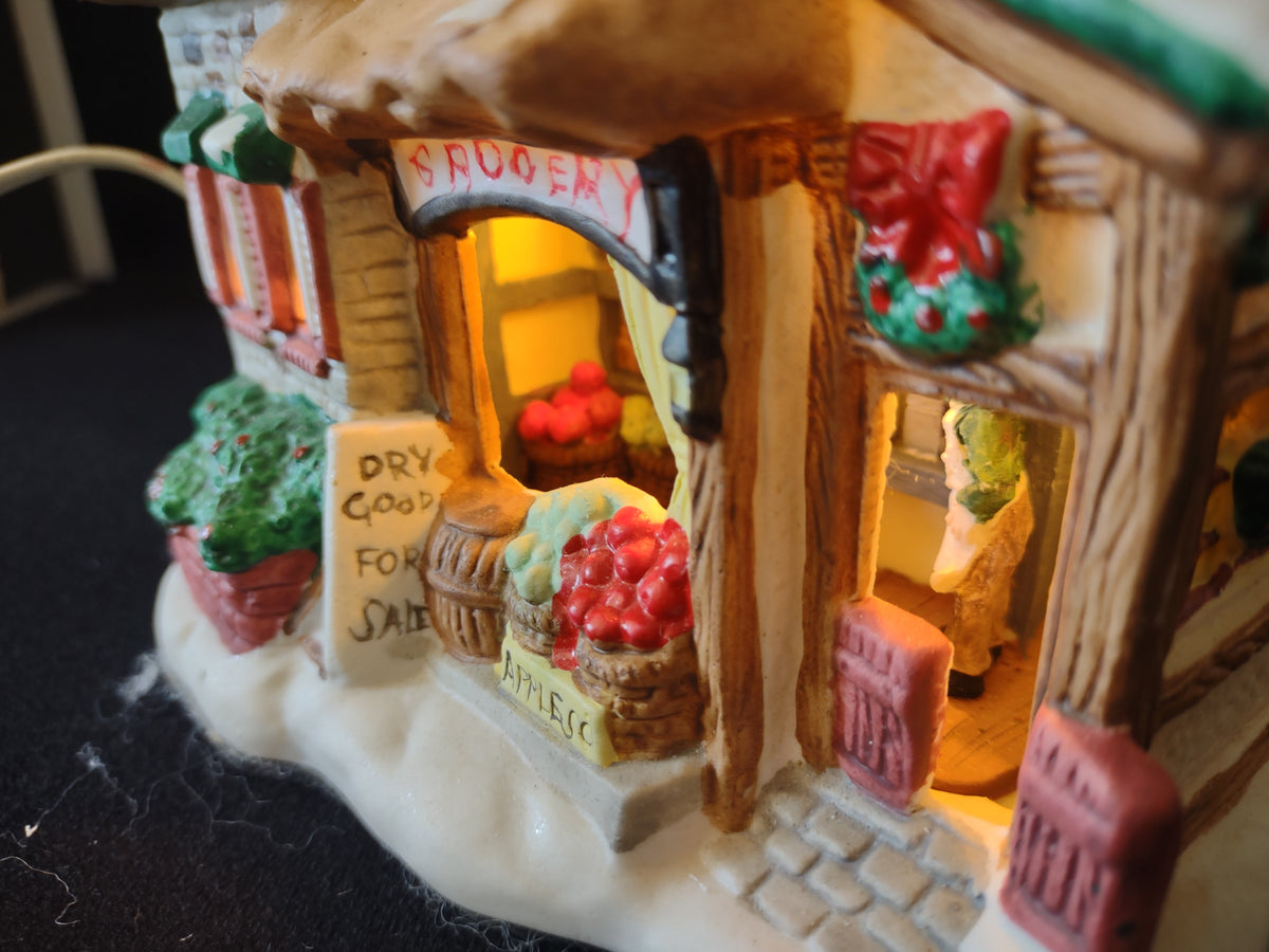 Vintage Lighted Christmas Village Grocery Store Green Roof Snow Building [8154n]