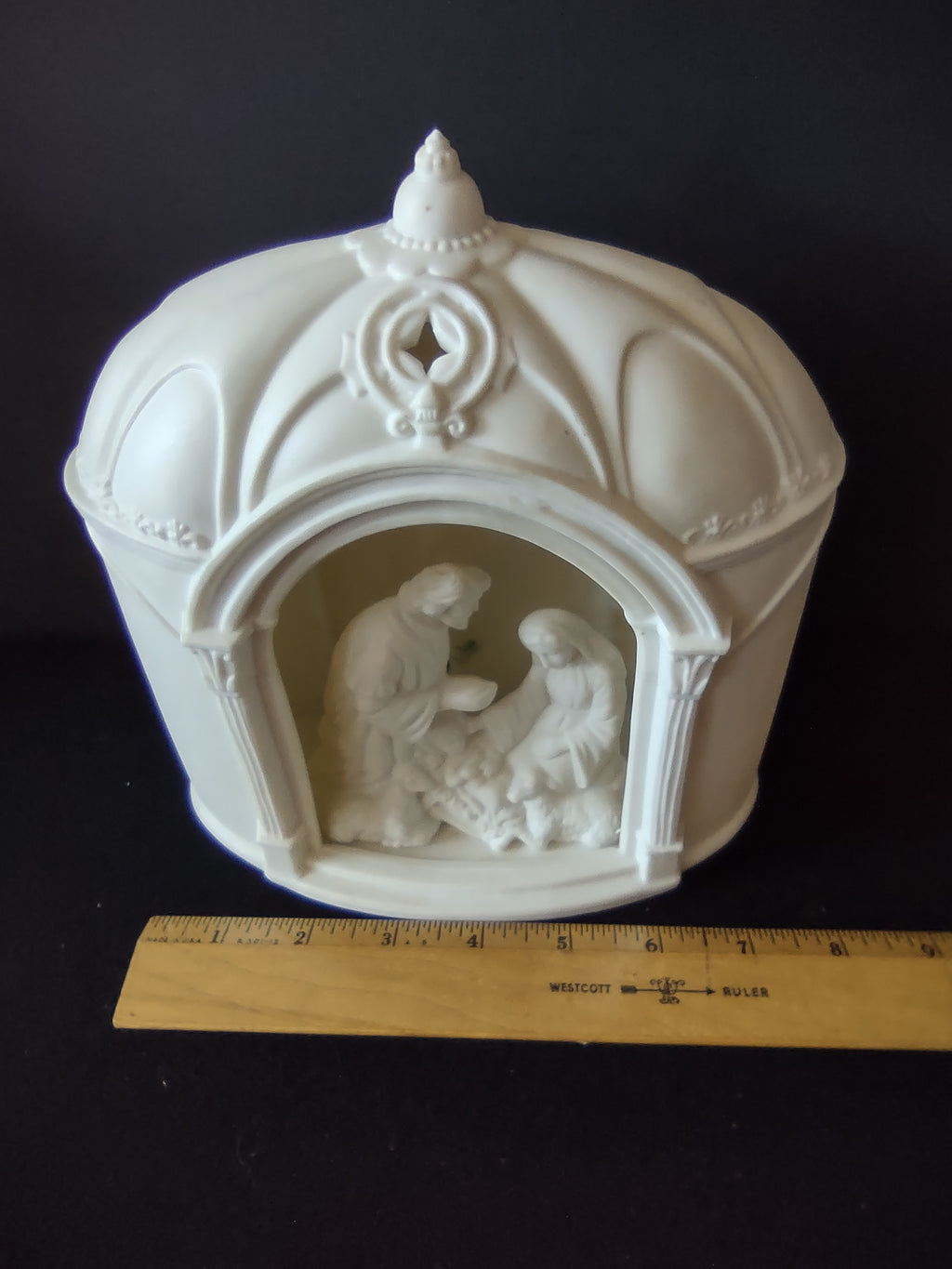 Side view of domed Nativity