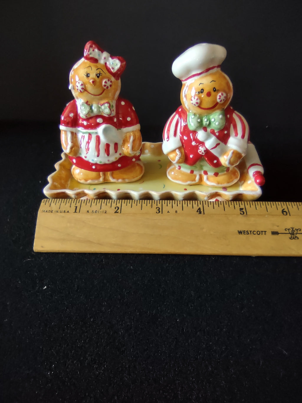 Vintage Christmas Gingerbread Salt Pepper Shakers Ceramic Pair With Tray [8163n]
