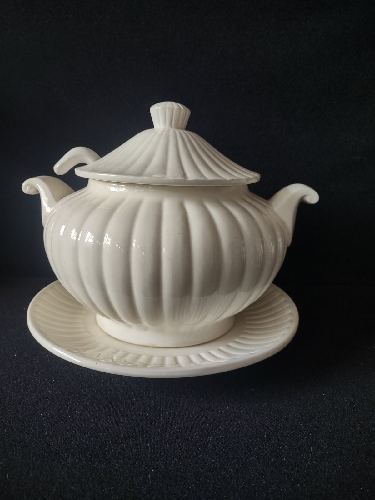 Vintage Off-White Ribbed Soup Tureen Set With Lid Ladle & Underplate [7531]