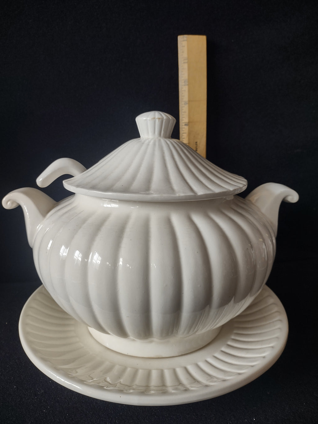 Vintage Off-White Ribbed Soup Tureen Set With Lid Ladle & Underplate [7531]