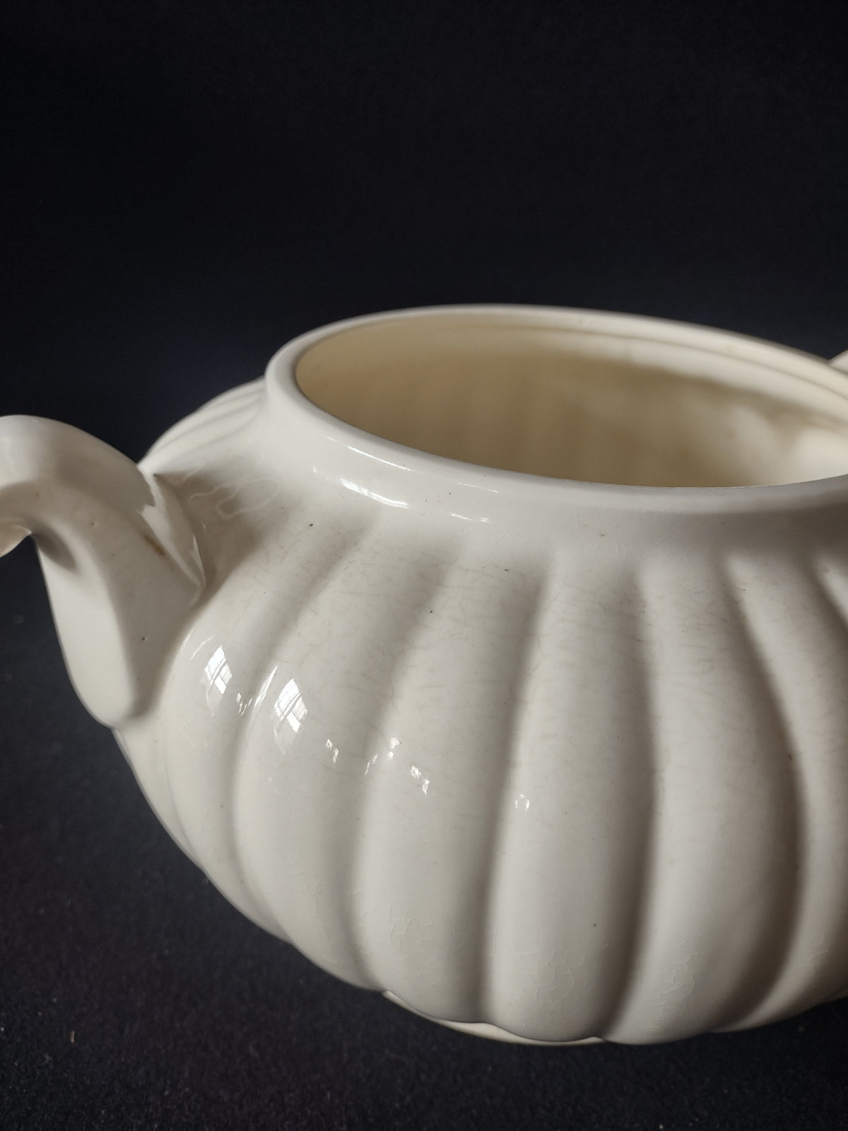Vintage Off-White Ribbed Soup Tureen Set With Lid Ladle & Underplate [7531]