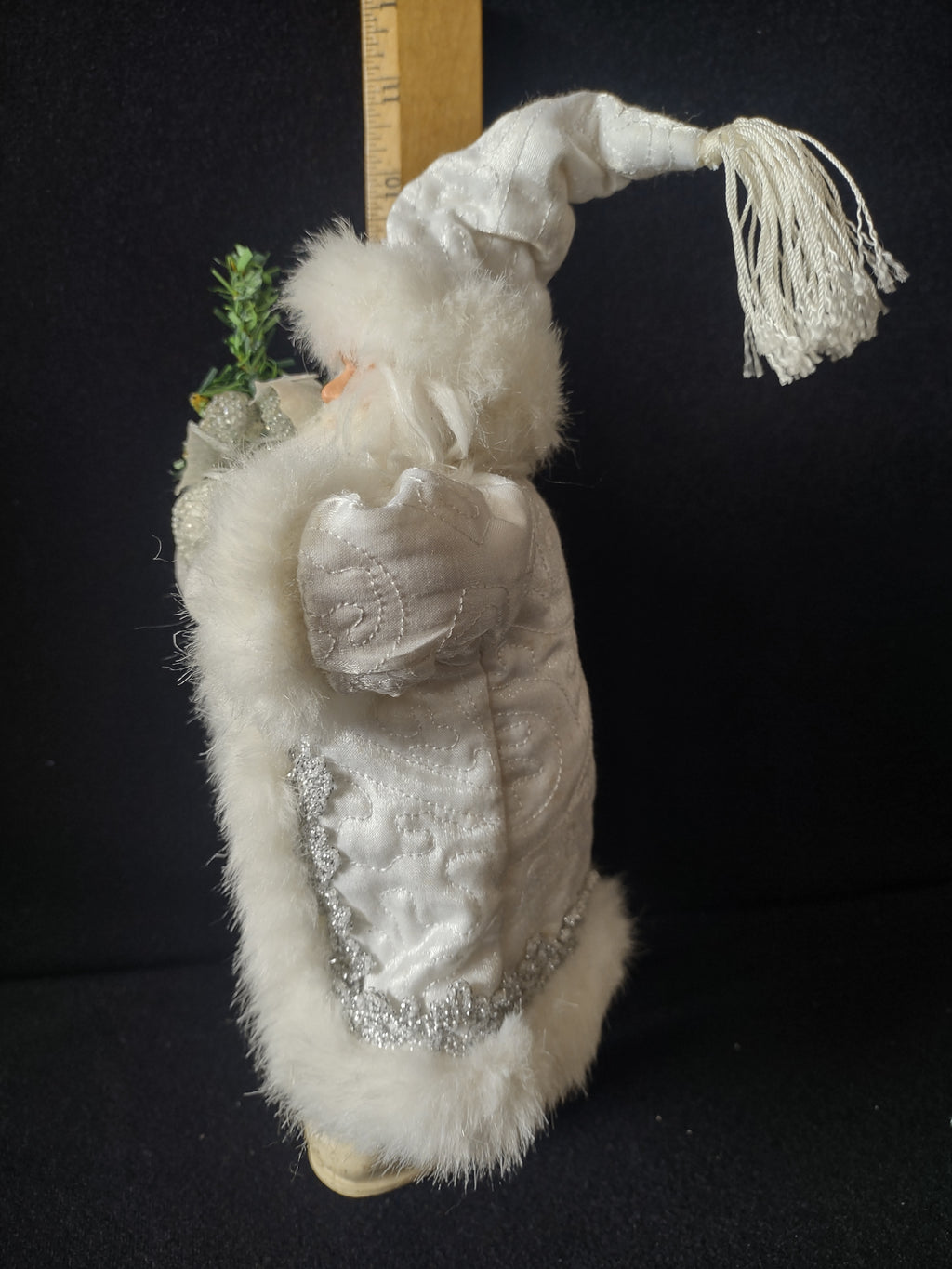 Vintage White Santa Claus Figure Silver Wreath Quilted Coat Christmas [8180n]