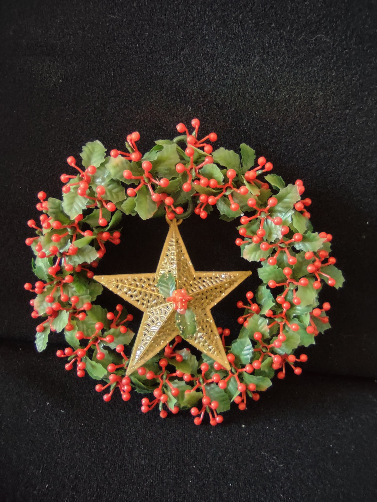 Vintage Christmas Holly Wreath Red Berry Green Gold Star Hanging Ornament [8201n]