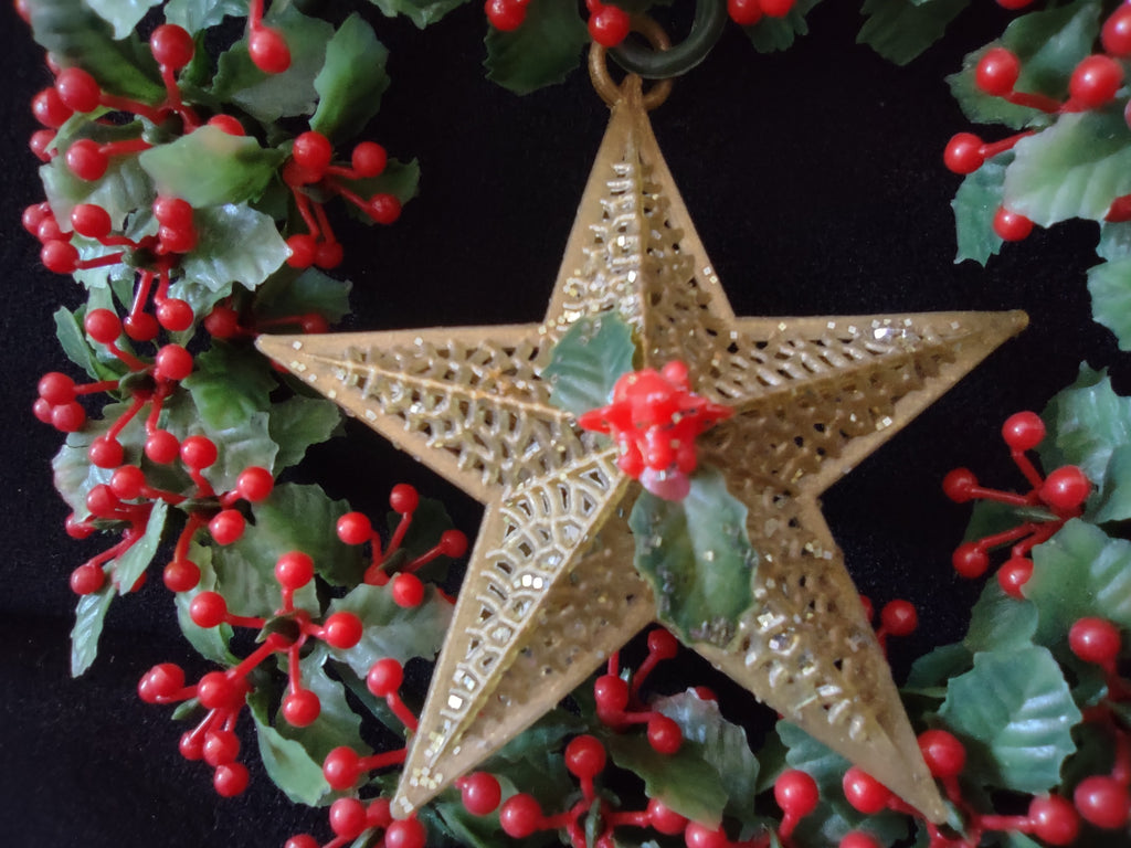 Vintage Christmas Holly Wreath Red Berry Green Gold Star Hanging Ornament [8201n]