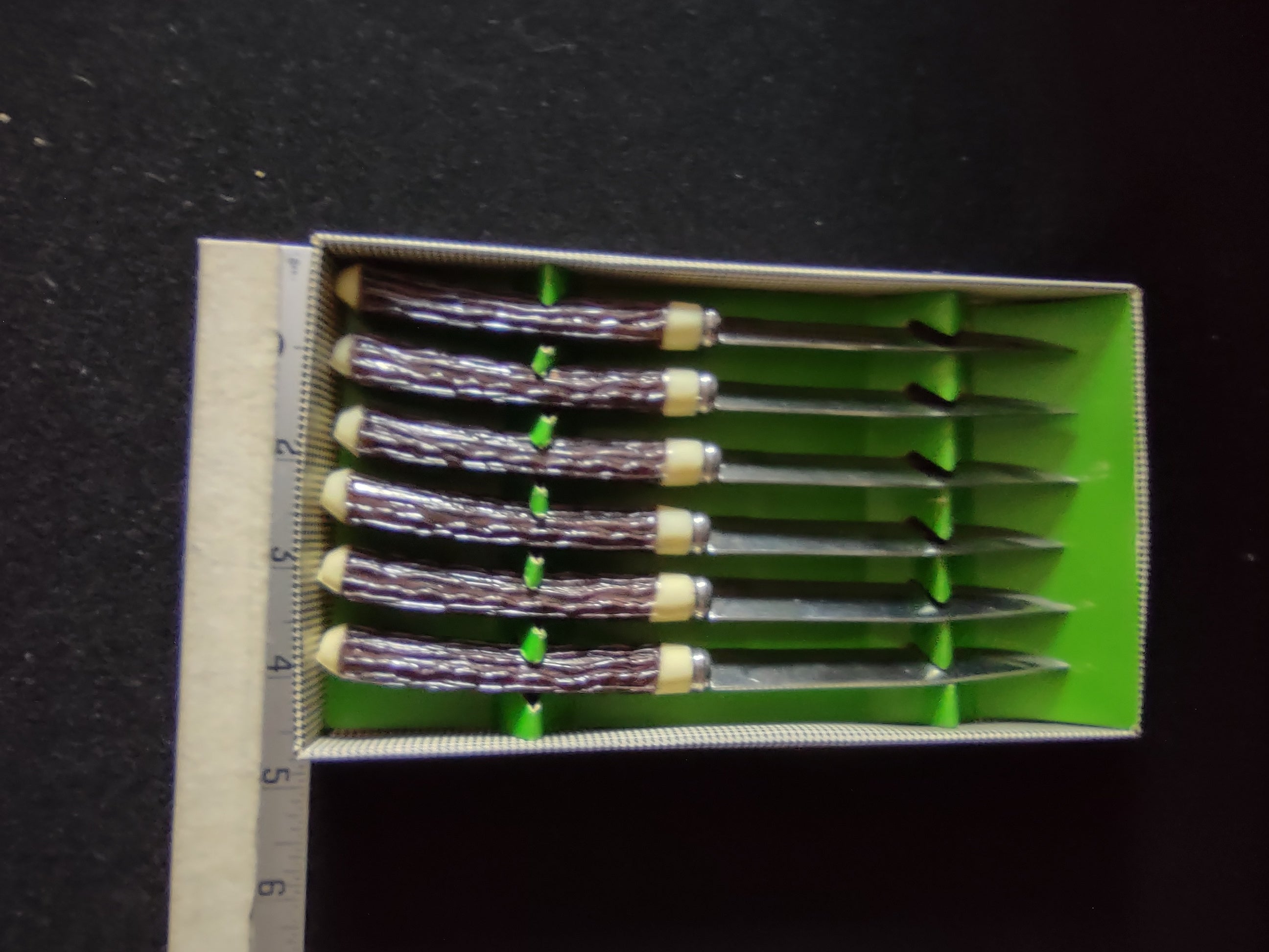 Vintage Stainless Steel Steak Knives Plastic Handles Set Of 6 (Lot 5518)