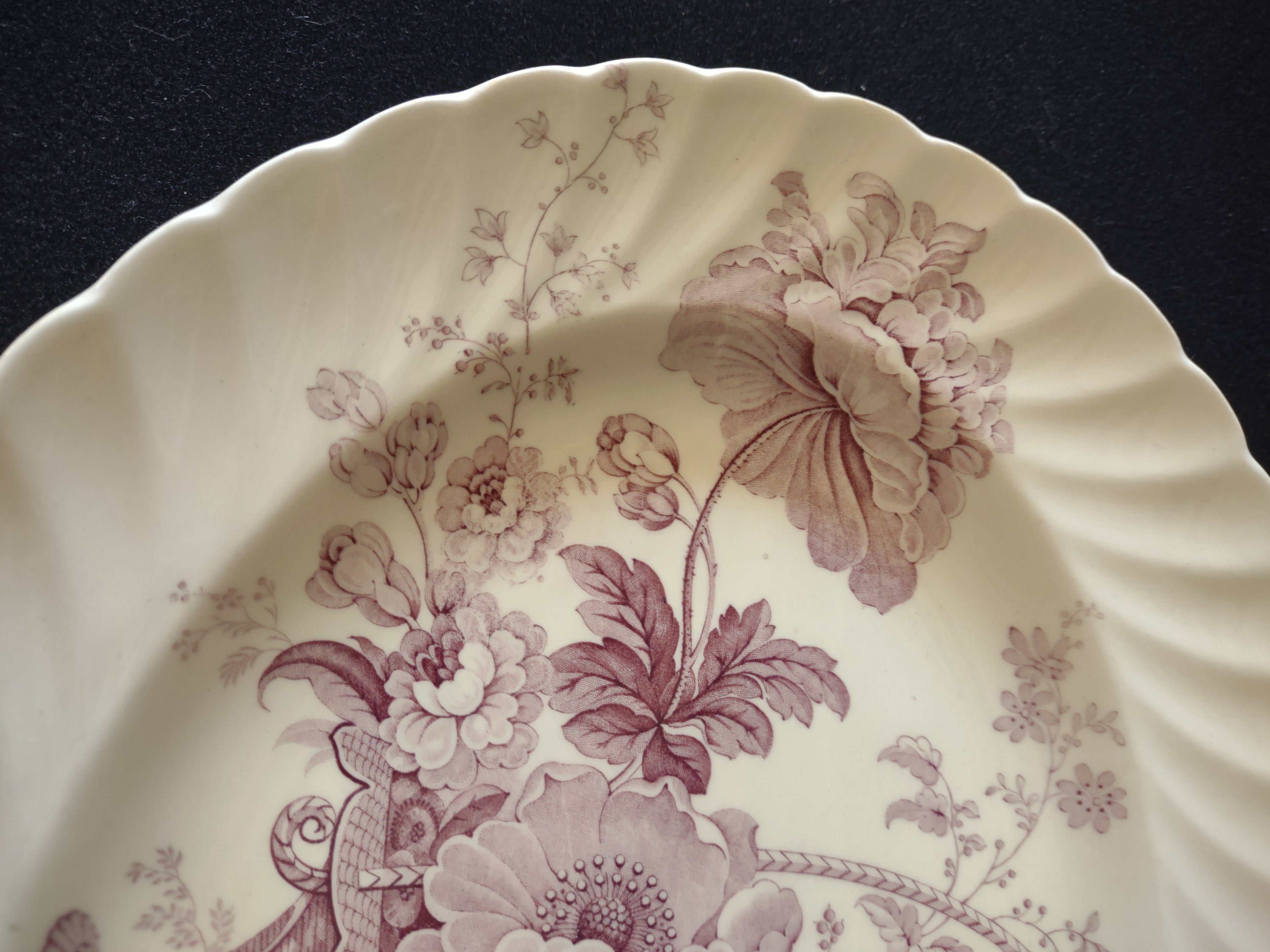Vintage Royal Staffordshire Serving Platter Charlotte Floral Basket (Lot 5676)