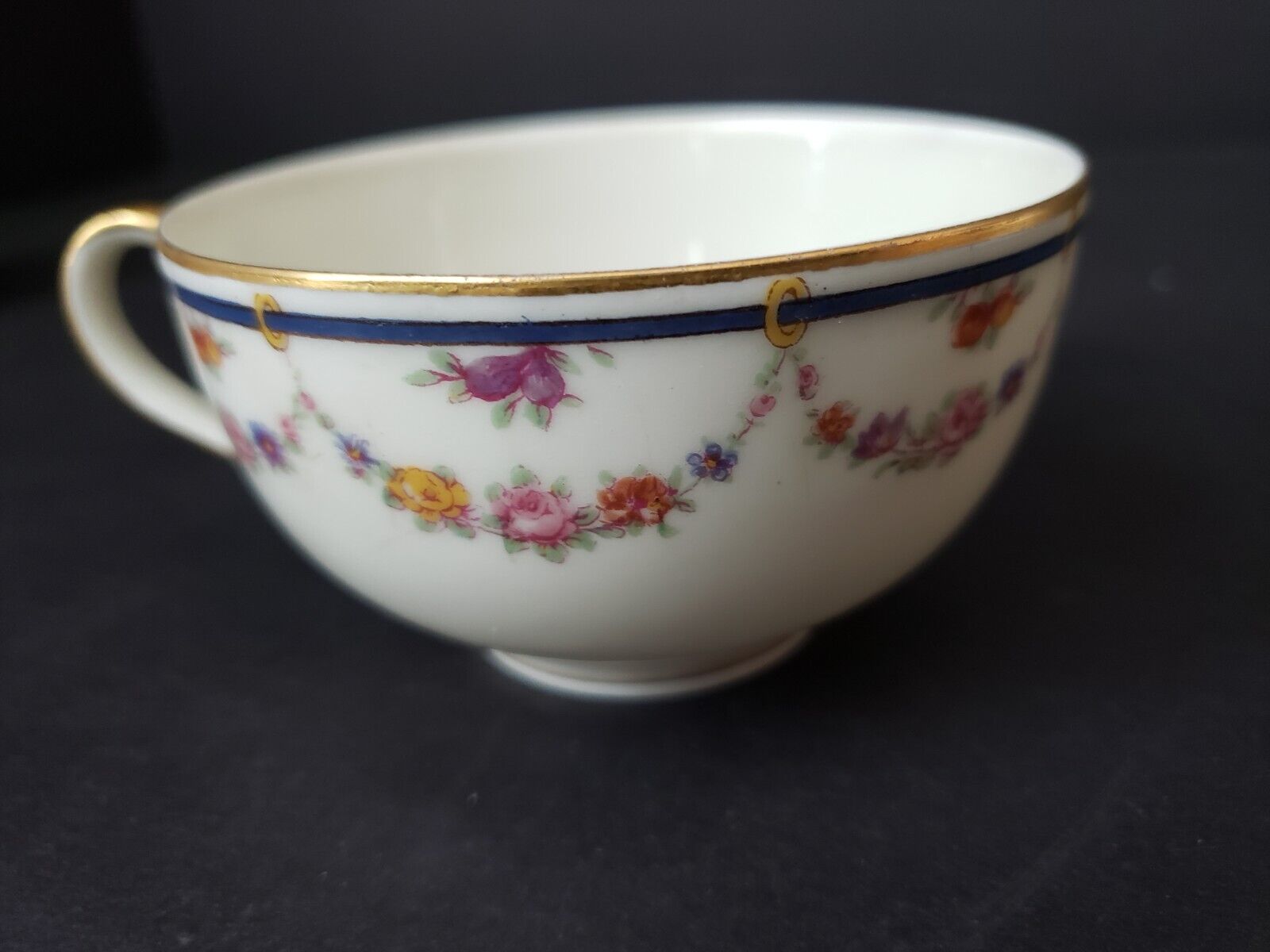 Haviland Limoges France Teacup Gold Trim Shamballe Fruit Rose Garland (lot 619)