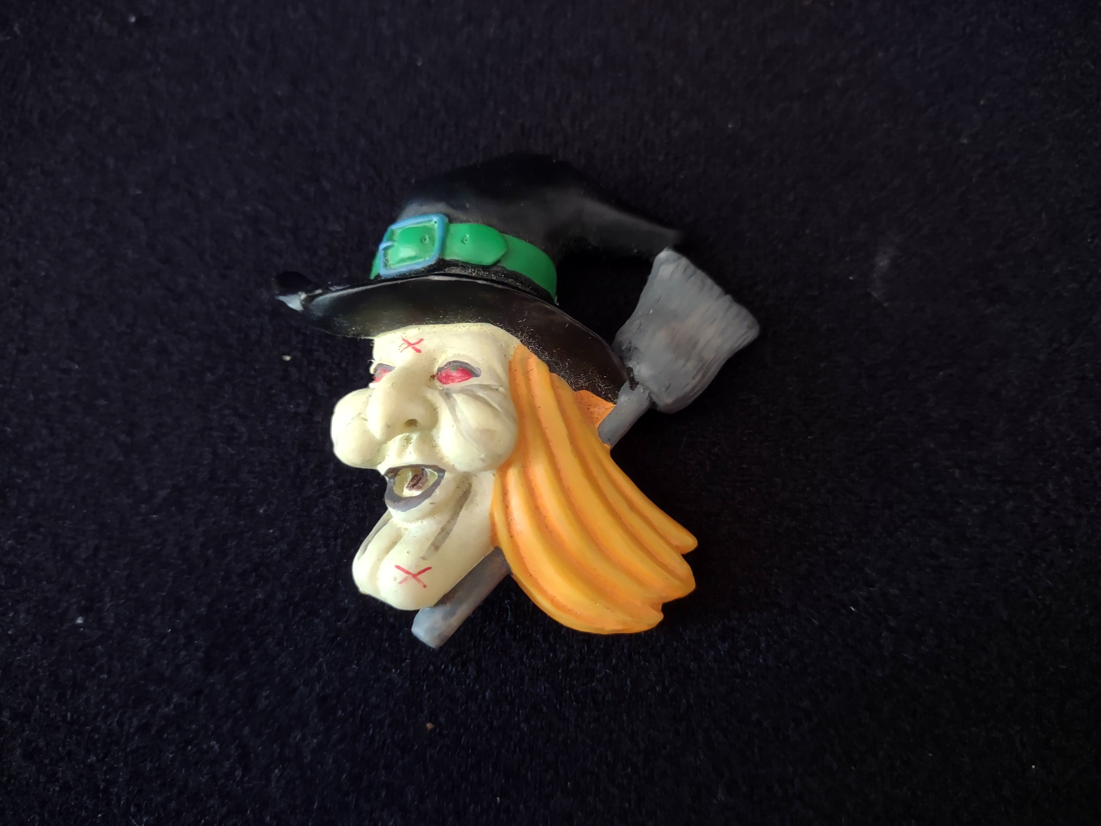 Vintage Halloween Witch Head Broom Pin (Lot 4121)