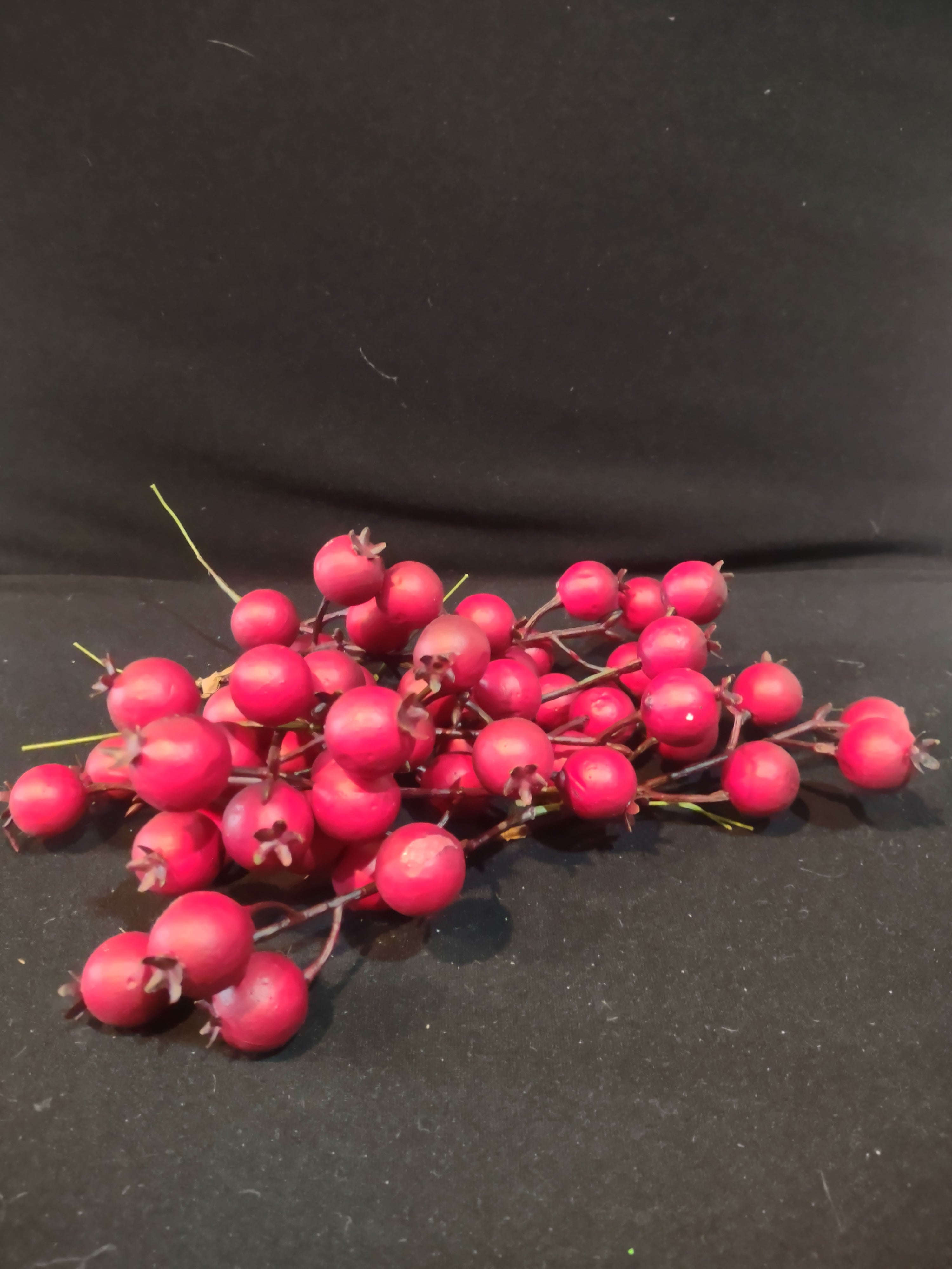 Christmas Seasonal Winterberry Sticks 5 Berries 11 Sticks 8" (Lot 4547)