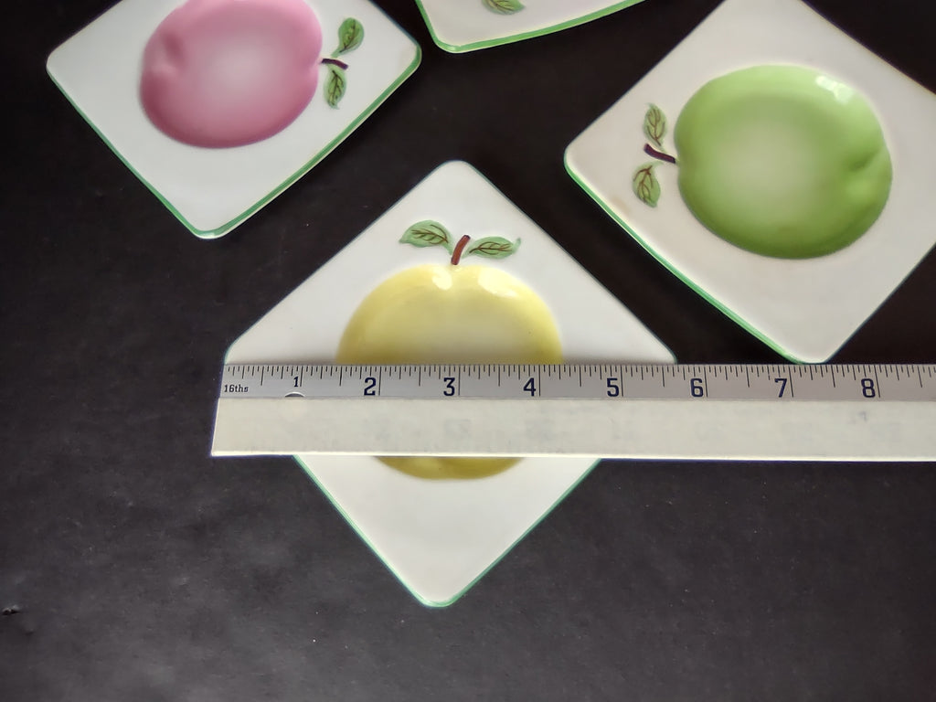 England Chelsea Set of 4 Small Square plates Apple Design (lot 1132)