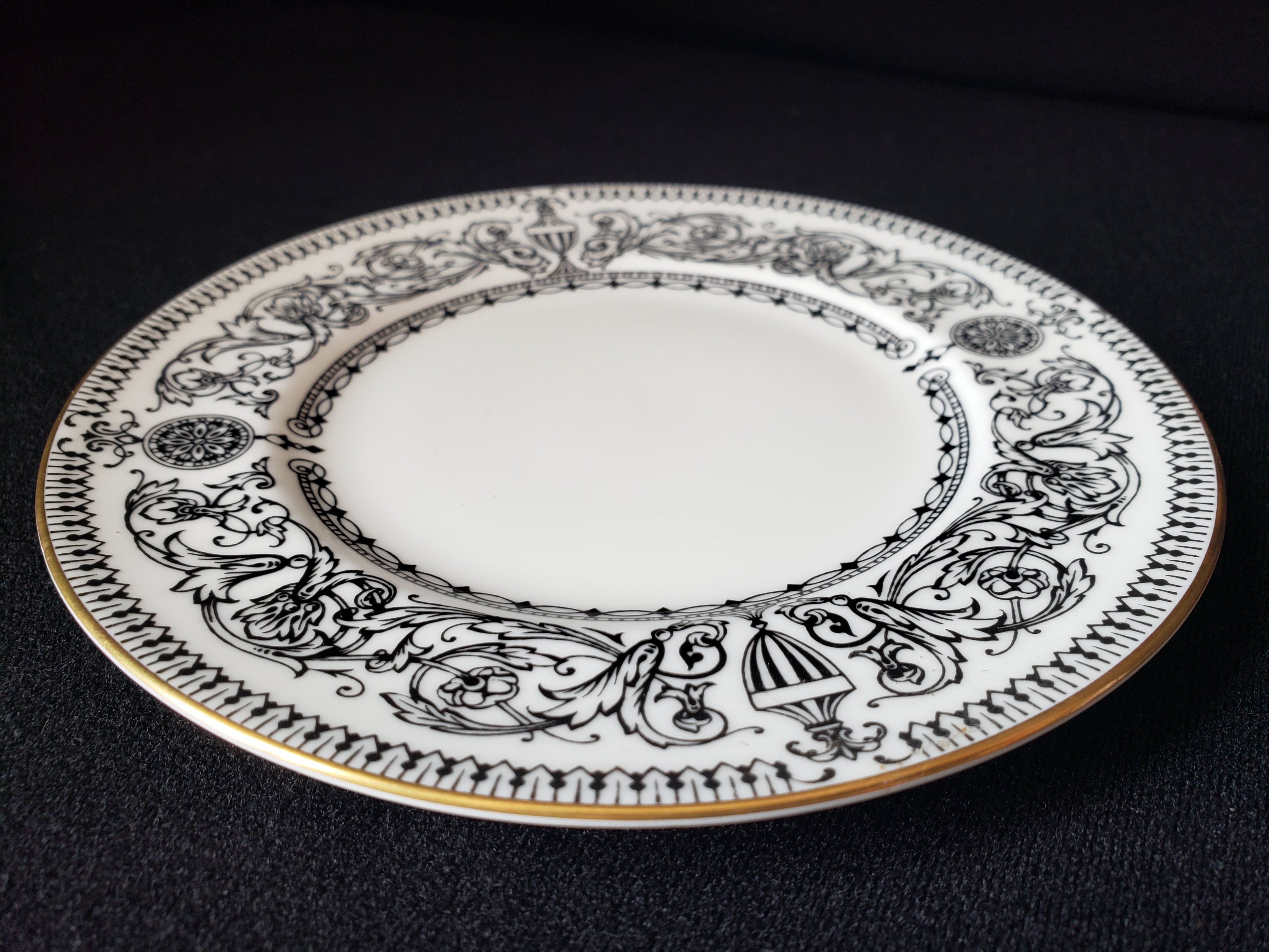 Vintage Royal Worcester Padua Dessert or Bread Plate 6-1/4" (lot 2053)