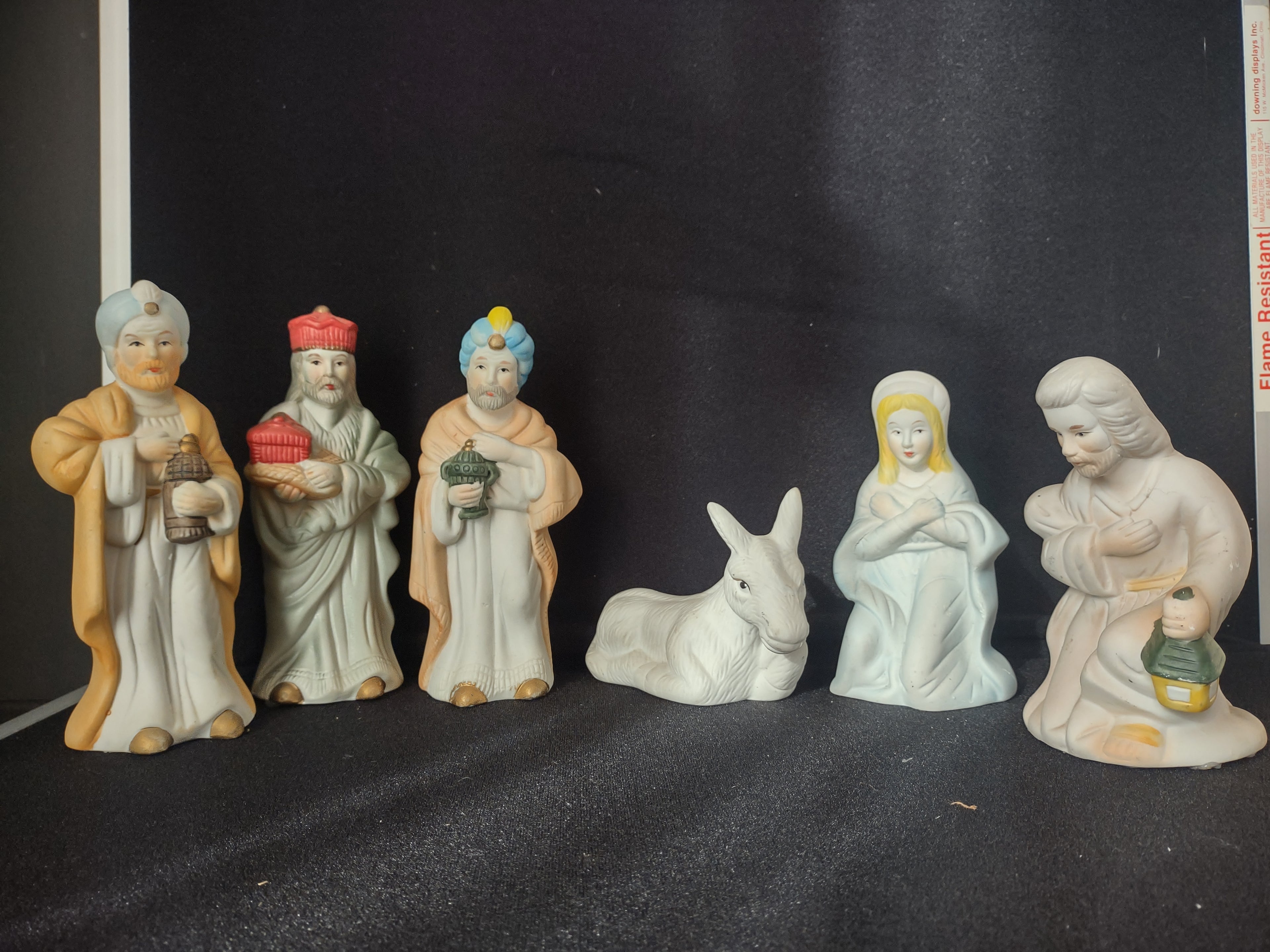 Vintage Christmas Porcelain Nativity Set NO BABY JESUS (lot 2437)