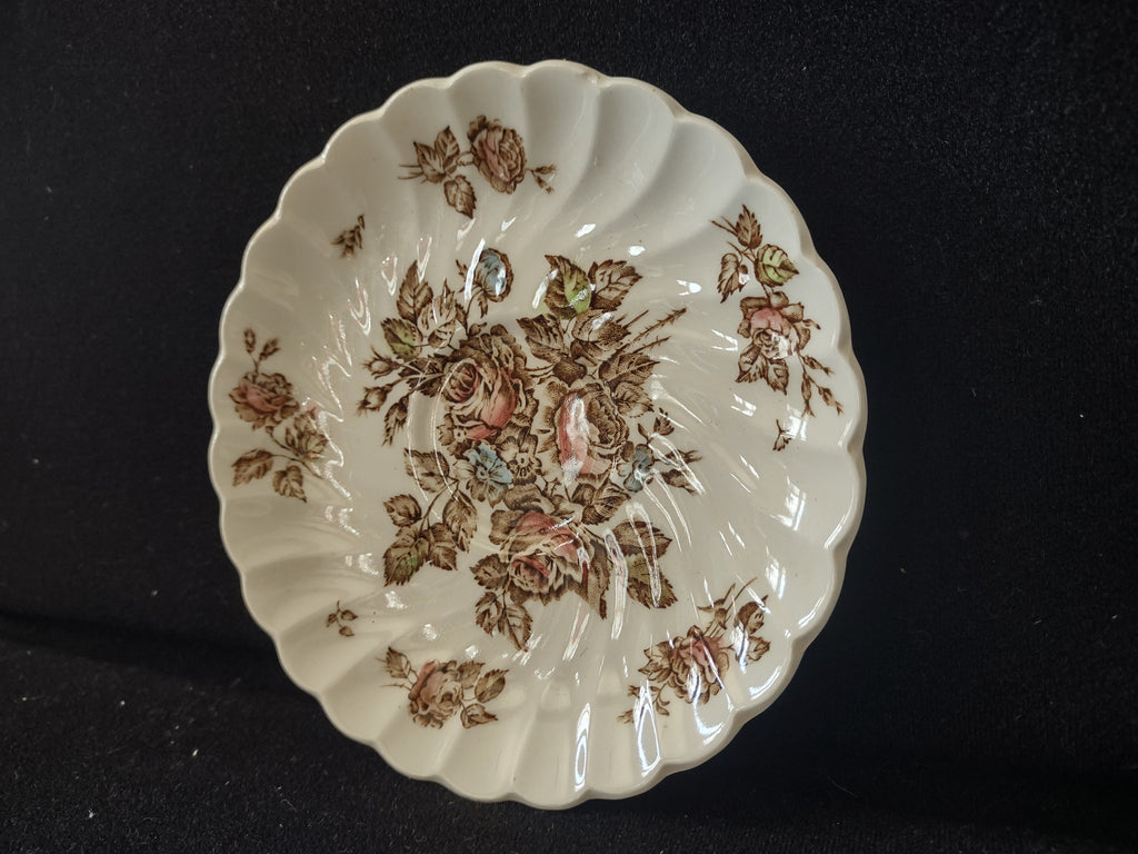 Vintage Johnson Bros England Ironstone Devon Sprays Saucer (lot 5600)