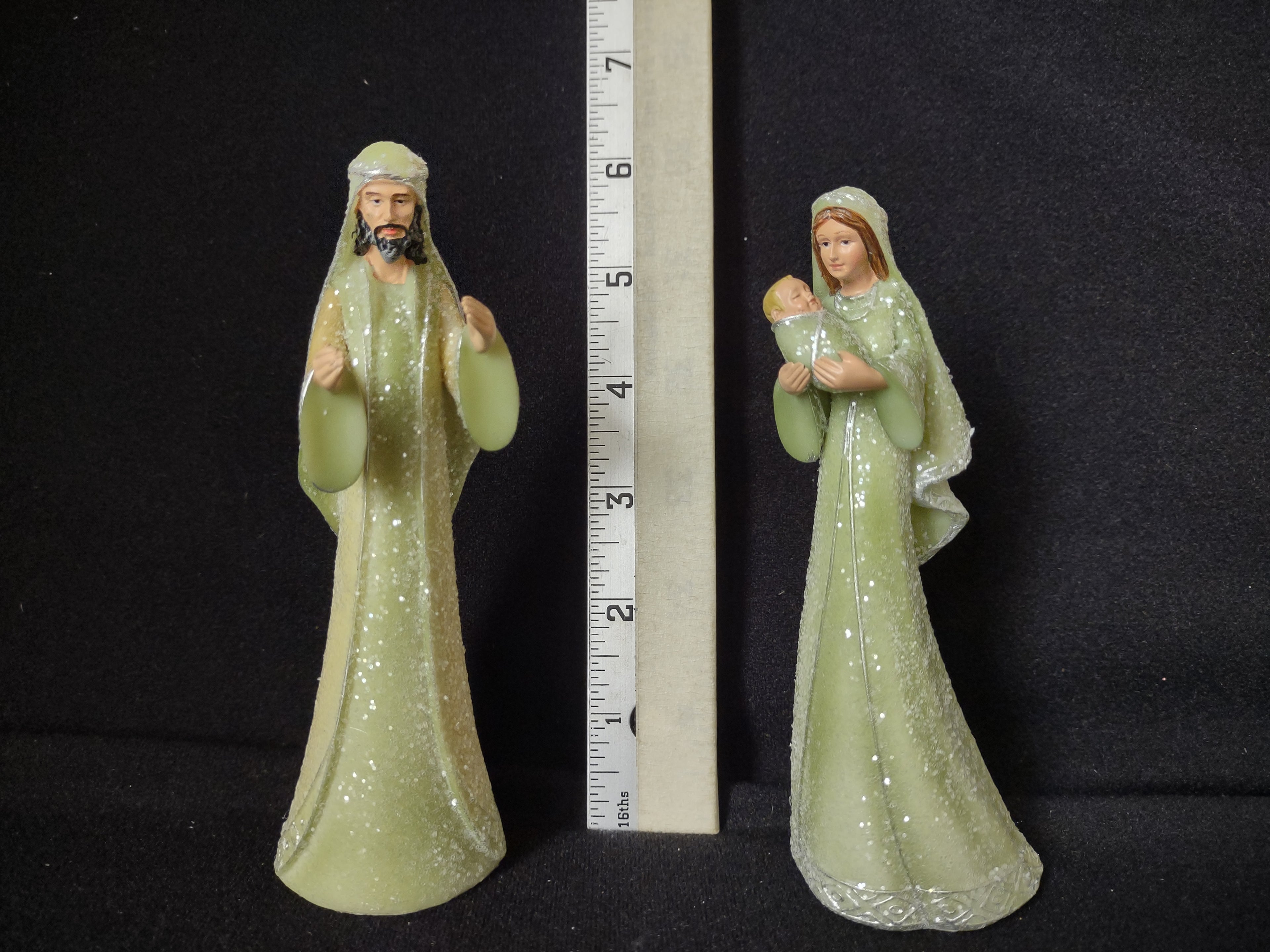 Christmas Nativity Hawthorne Village Joseph Mary Baby Jesus Figurine (lot 2287)