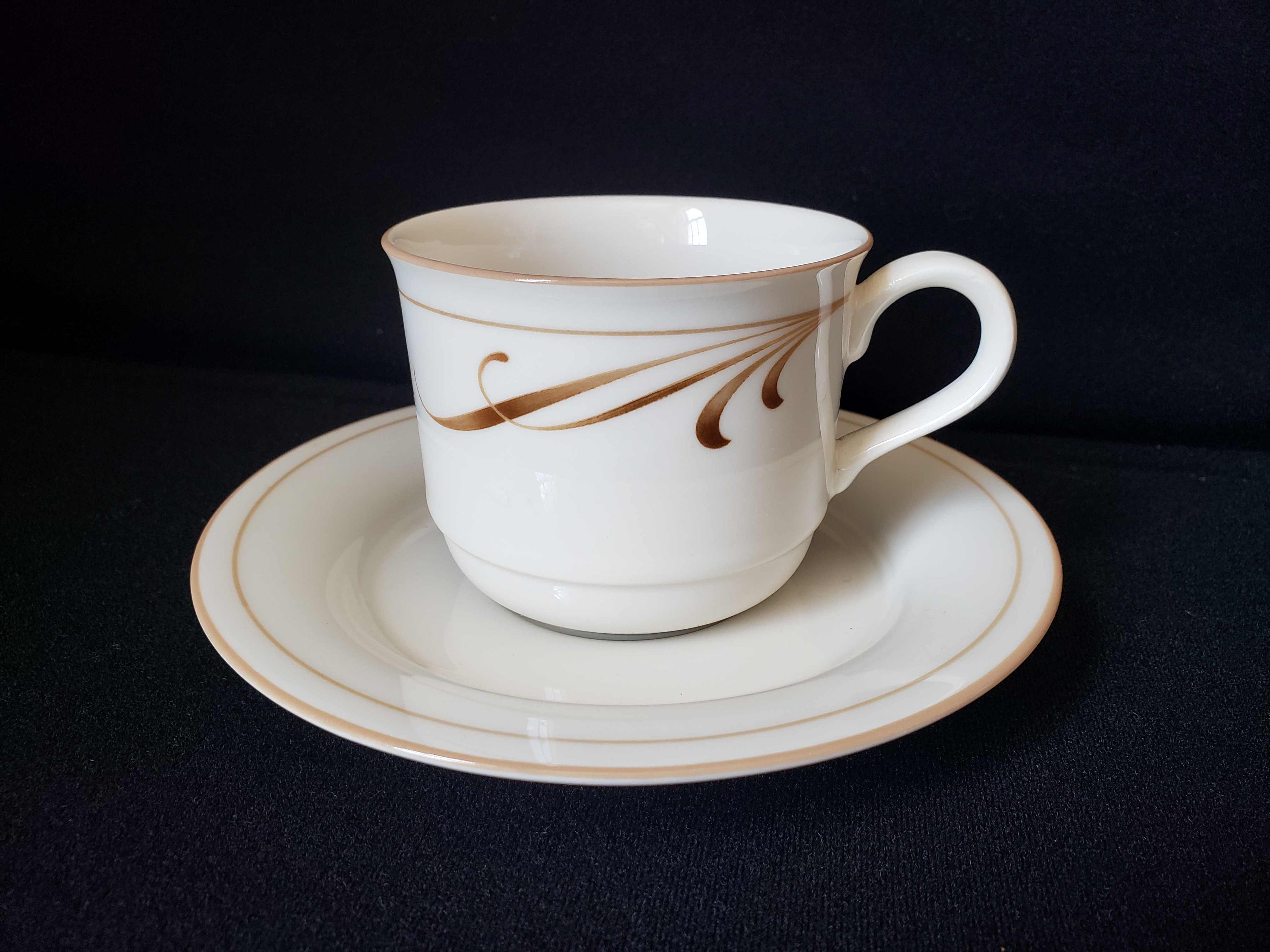 Vintage Lenox Beige Brushstrokes Tea Cup with Saucer (lot 1943)