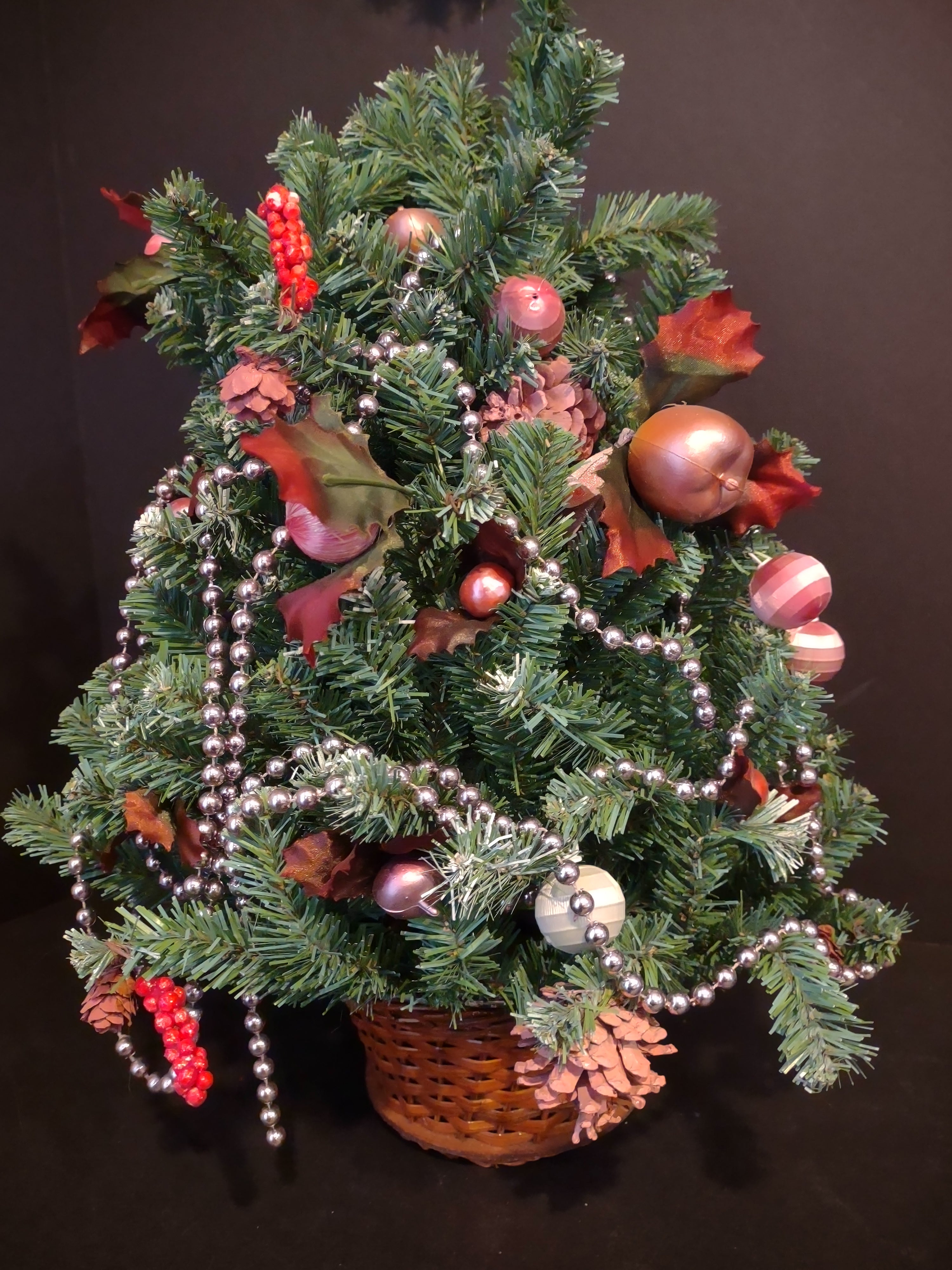 Christmas Artificial Small Tree 20" and Wreath 9" Victorian Pink Decor (lot 1242