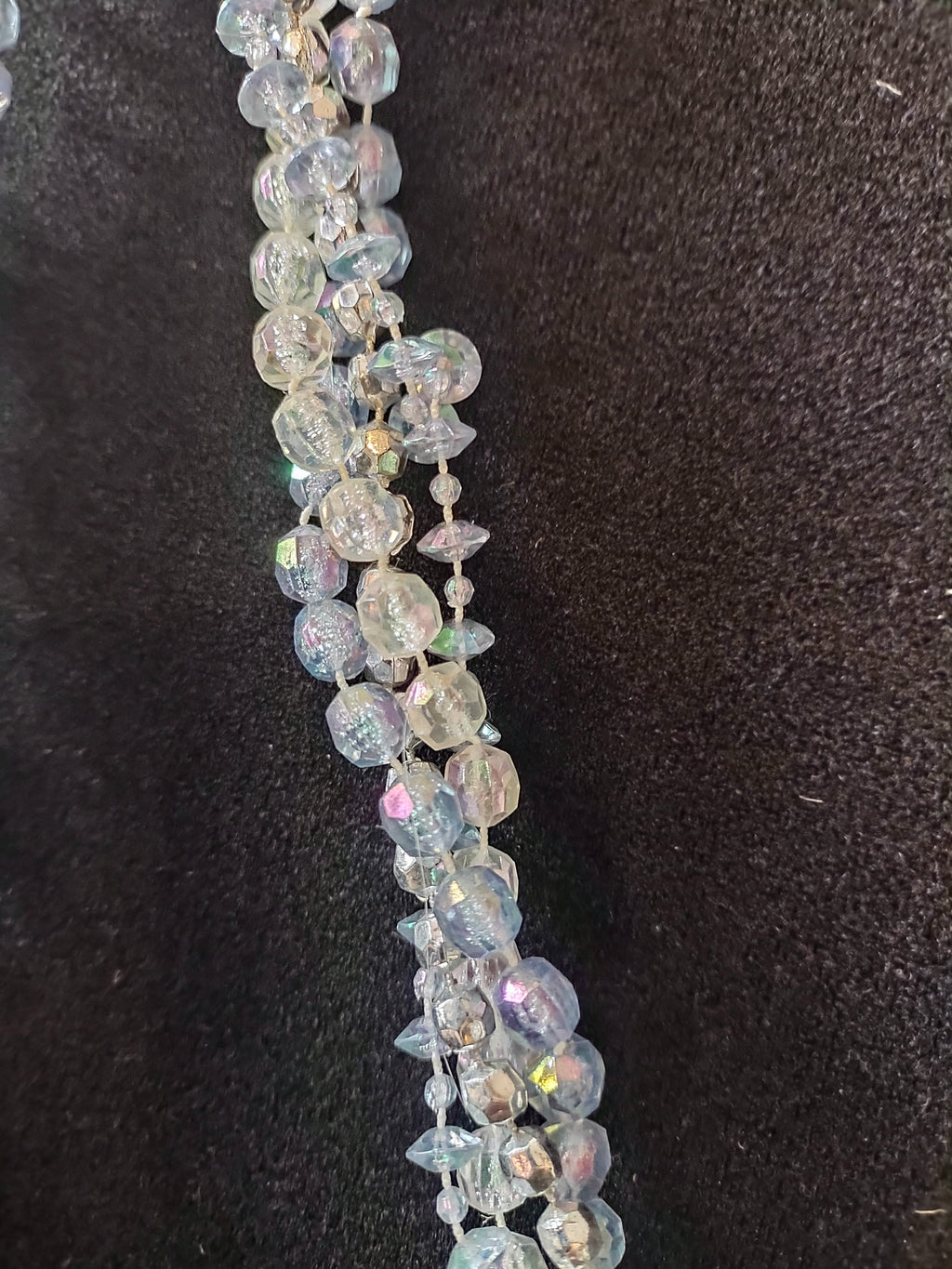 Seasonal Christmas Garland Silver White Blue Iridescent 4 Strands 9.5' (Lot 4655