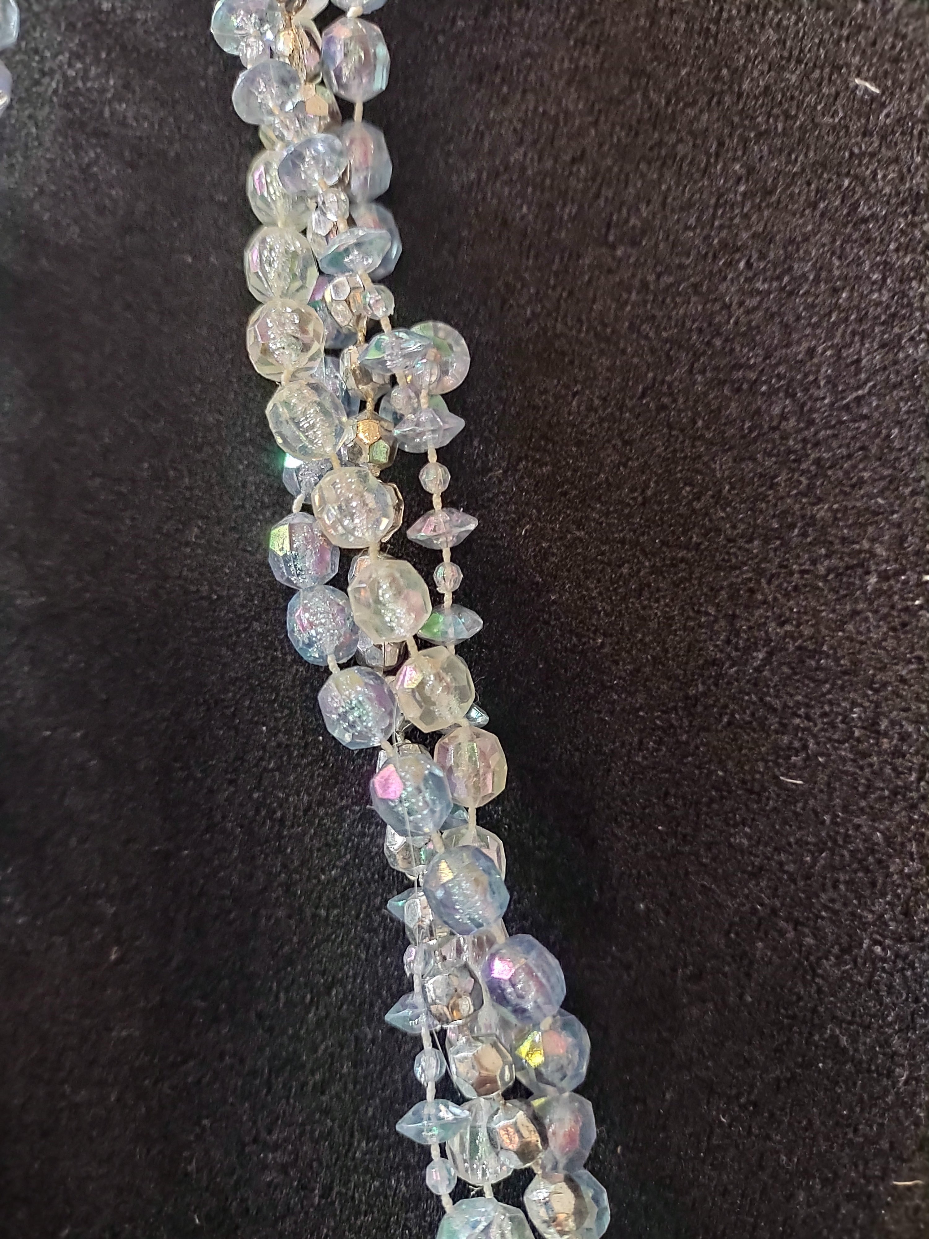 Seasonal Christmas Garland Silver White Blue Iridescent 4 Strands 9.5' (Lot 4655