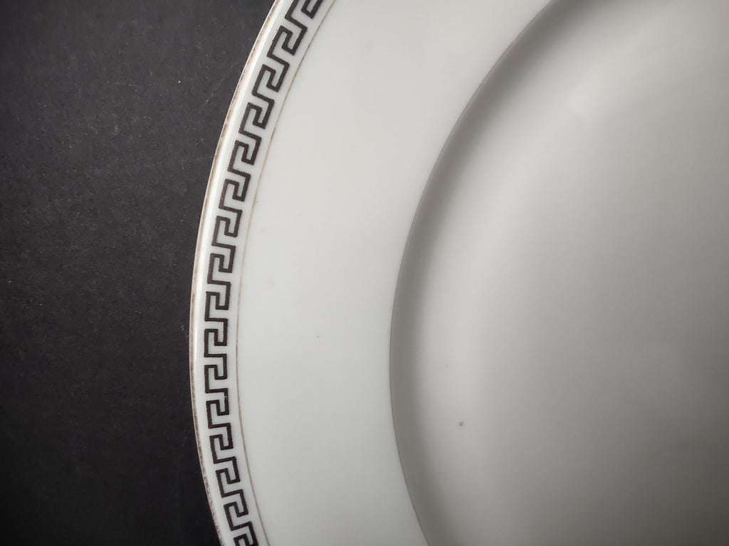T & V Limoges France Dinner Plate Gold Black Decor (lot 1068)