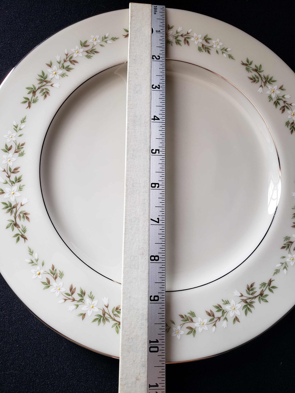 Vintage Lenox Brookdale Dinner Plate 10-1/2" (lot 1916)