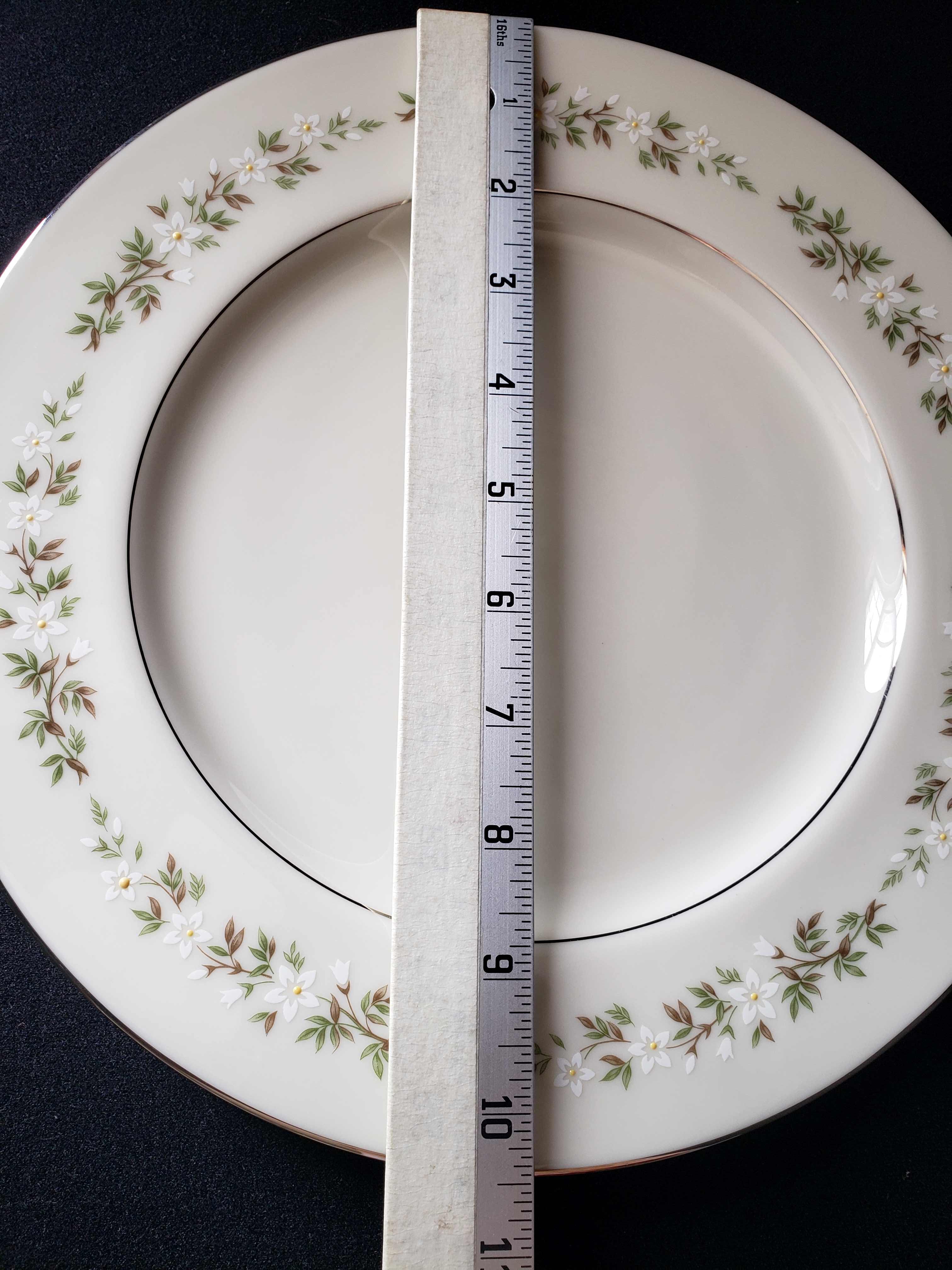 Vintage Lenox Brookdale Dinner Plate 10-1/2" (lot 1916)