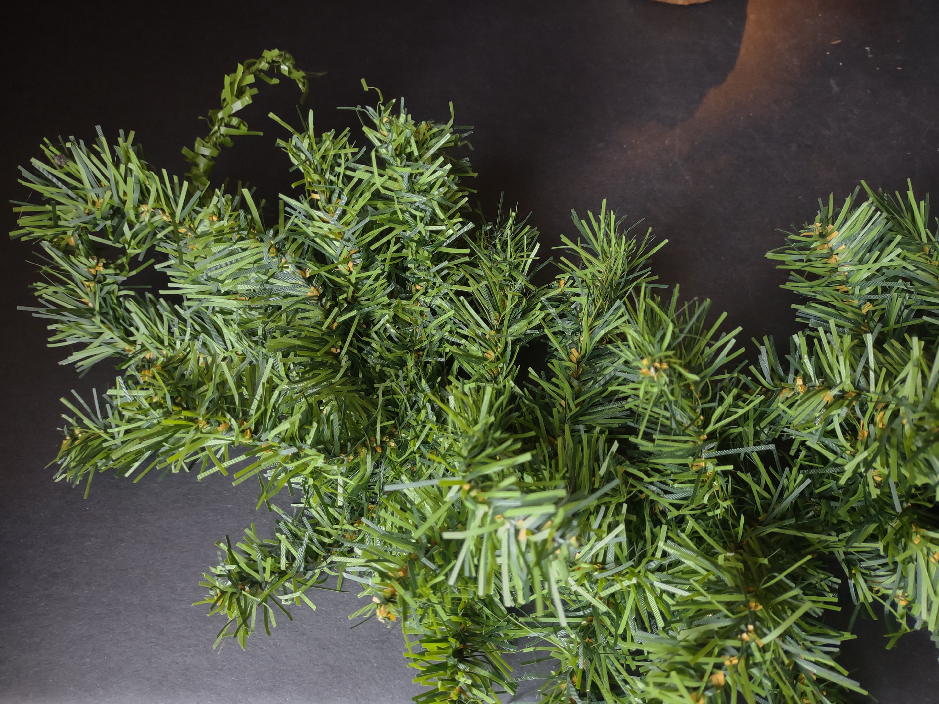 Vintage Artificial Christmas Poinsettia Light Up Tree Wreath Garland (lot 1229)