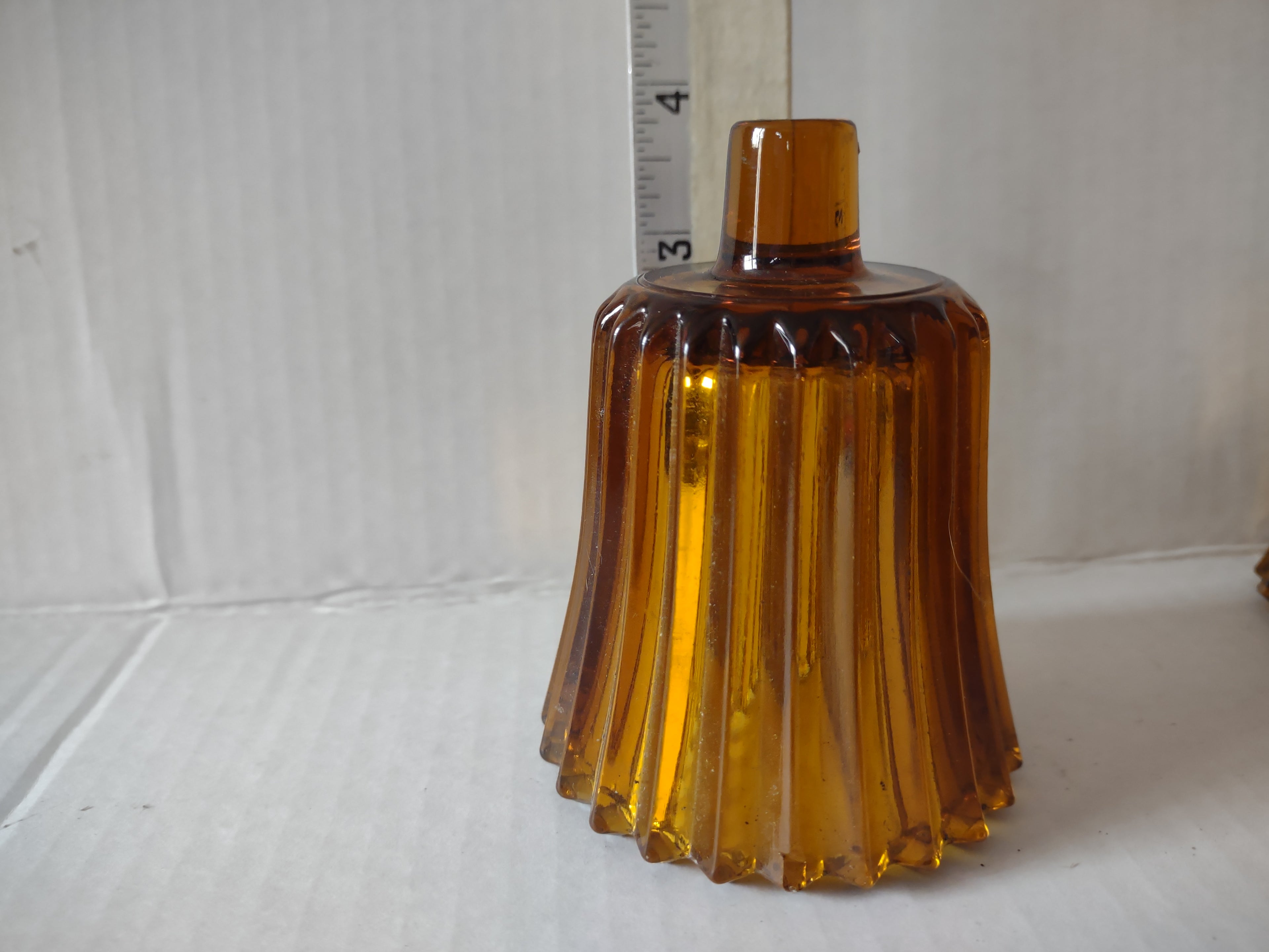 Vintage MCM Amber Glass Ribbed Votive Cup Sconce Candle Holder x 4 (lot 5148)