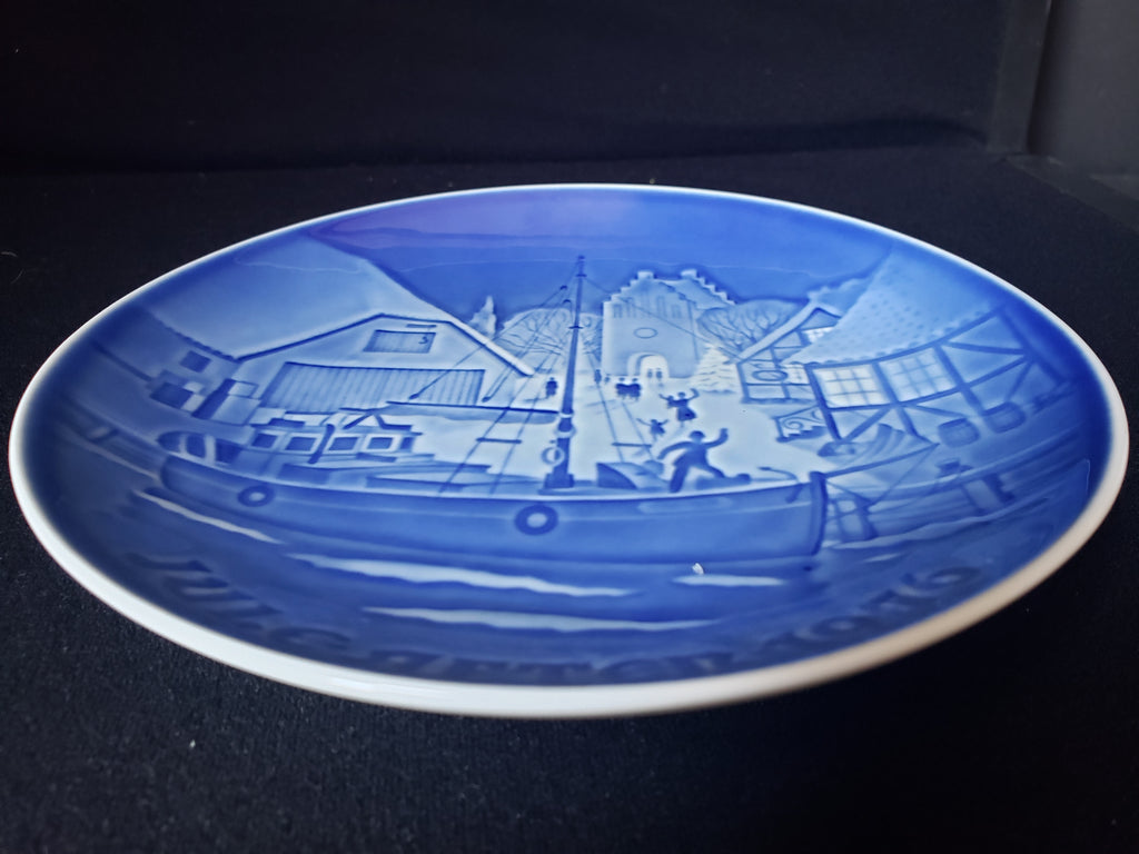B & G Copenhagen Porcelain Wall Plate Christmas Welcome (lot 2193)