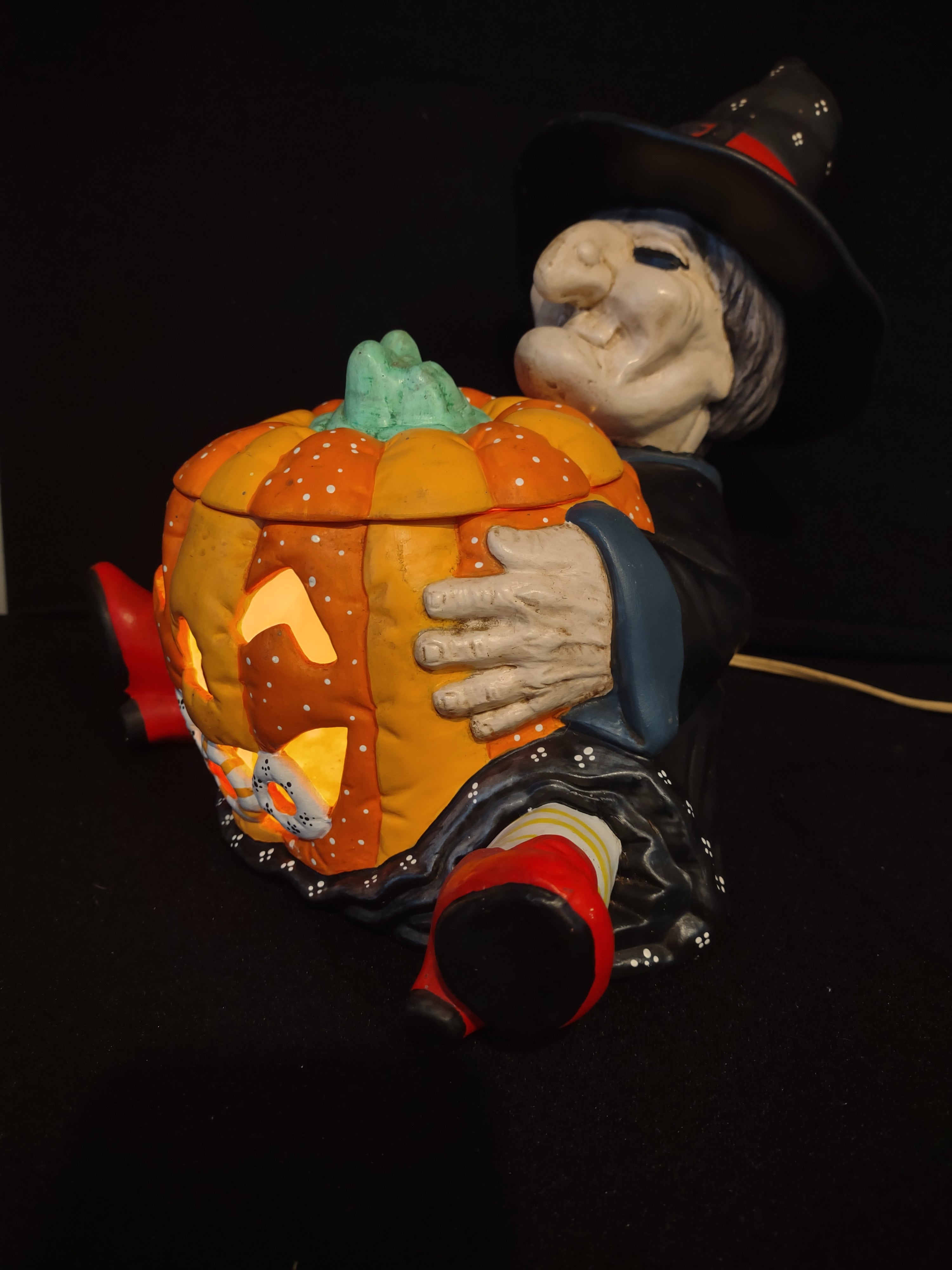 Vintage Halloween Nowell's Mold Witch with Jack-o-Lantern Pumpkin (lot 2545j)