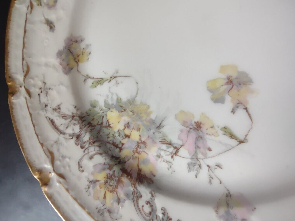 Haviland Limoges Raised Double Gold Trim Dinner Plate (lot 629)