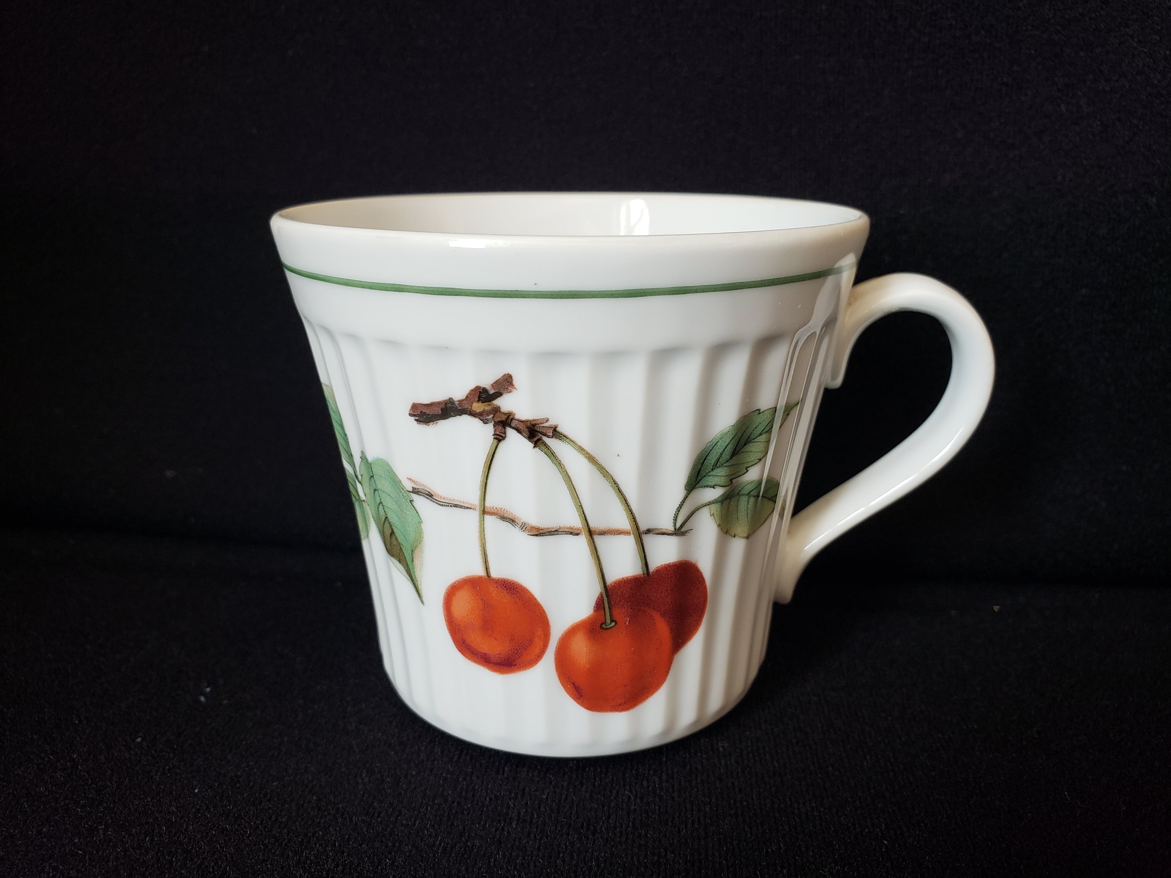Vintage Royal Worcester Shelton Orchard Tea Cup ONLY (lot 2059)