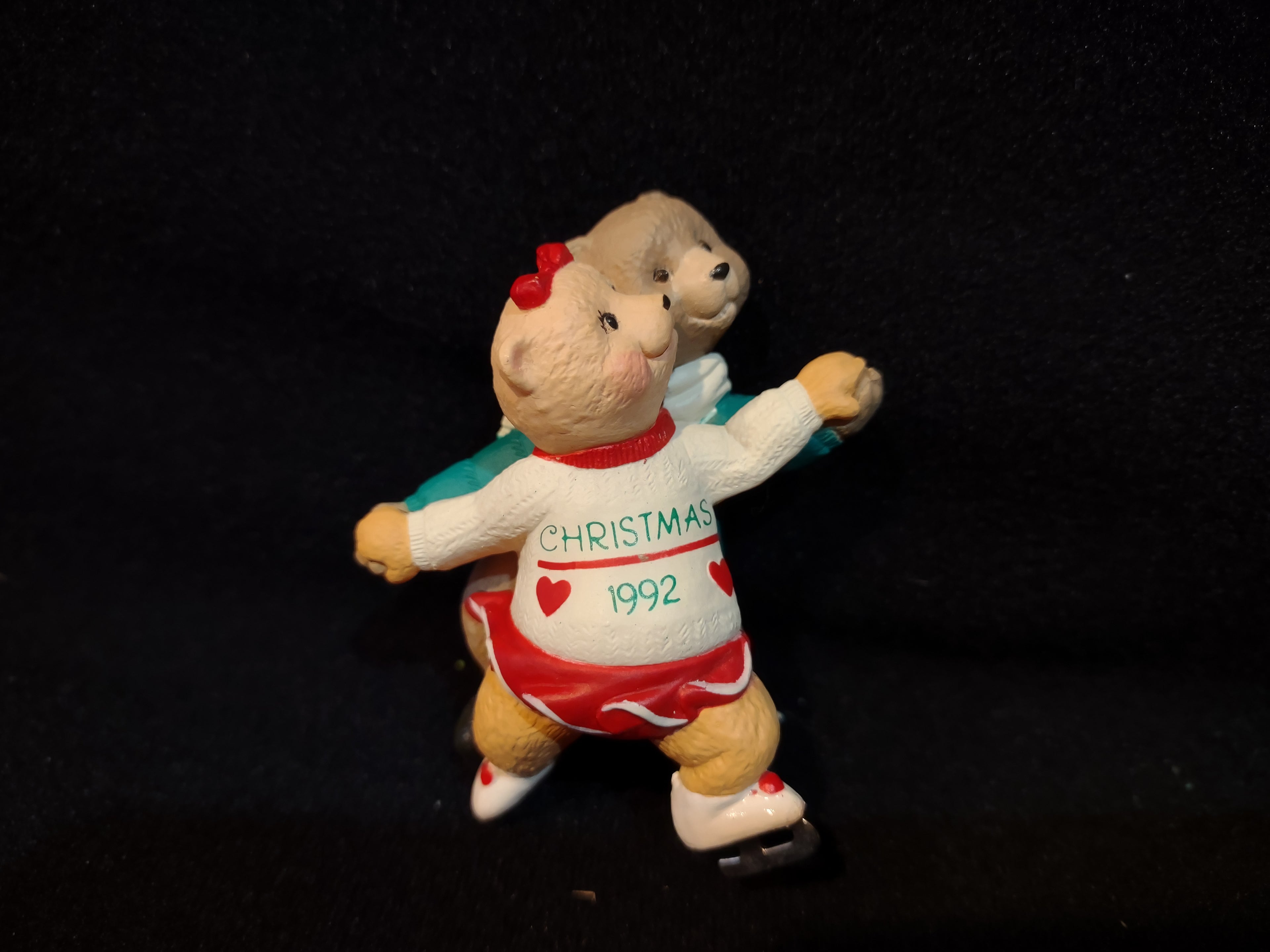 Vintage 1992 Christmas Hallmark Ornament Bears Skating Hearts (Lot 4787)
