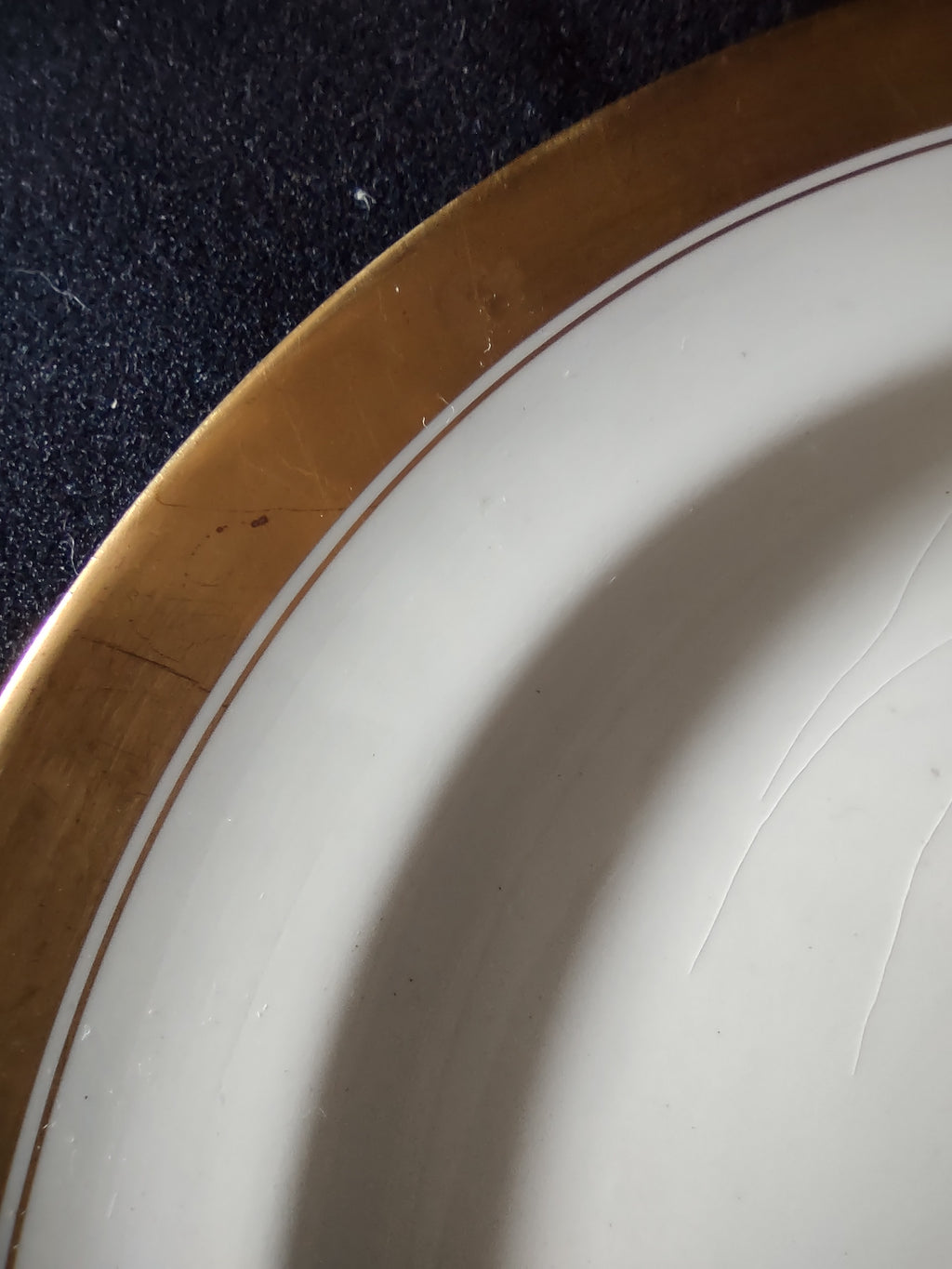 Vintage Johnson Brothers 9" Dinner Plate Pareek Gold Rim Set Of 4 (Lot 5557)