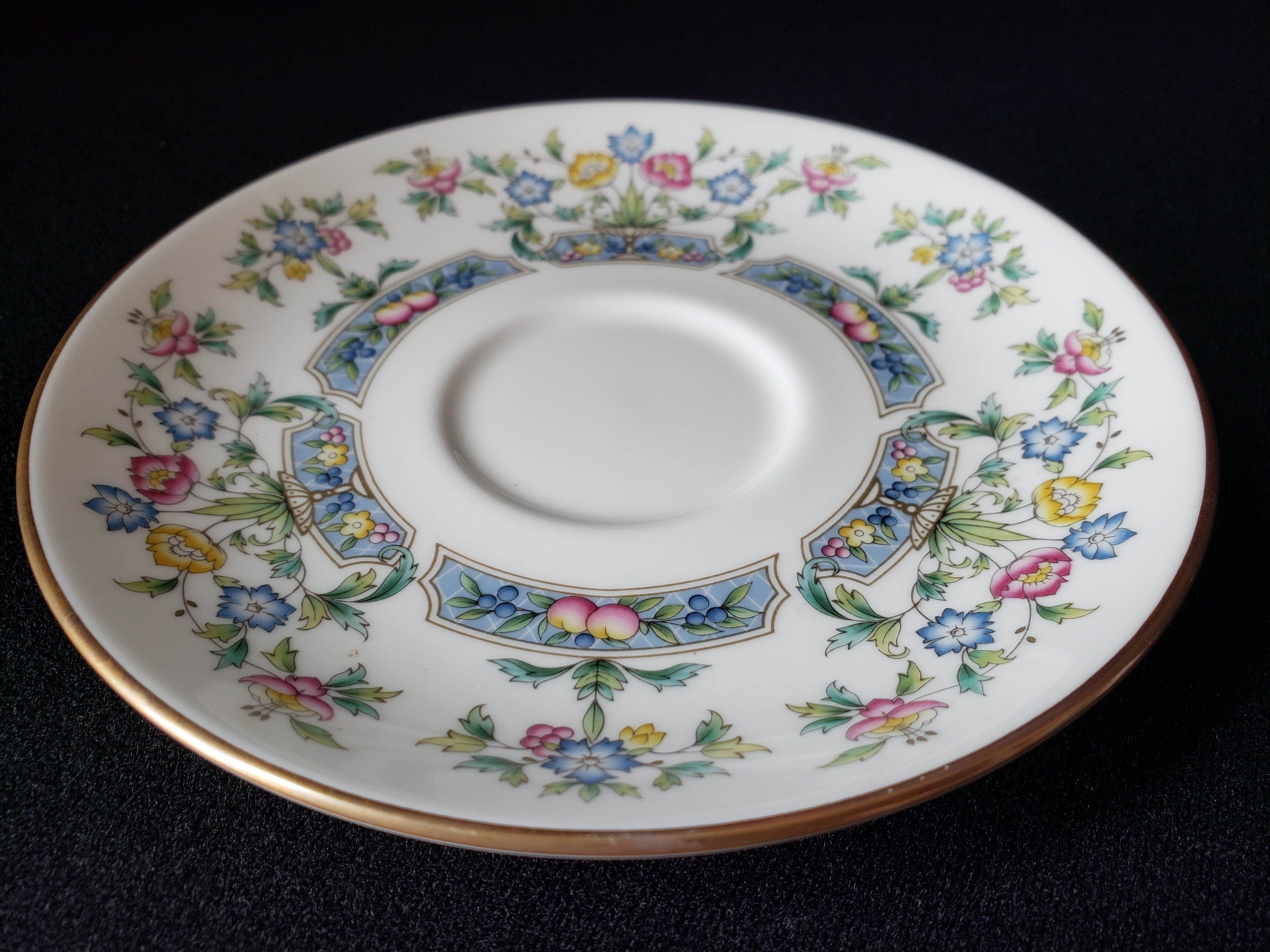 Vintage Royal Worcester Mayfield Saucer ONLY (lot 2084)