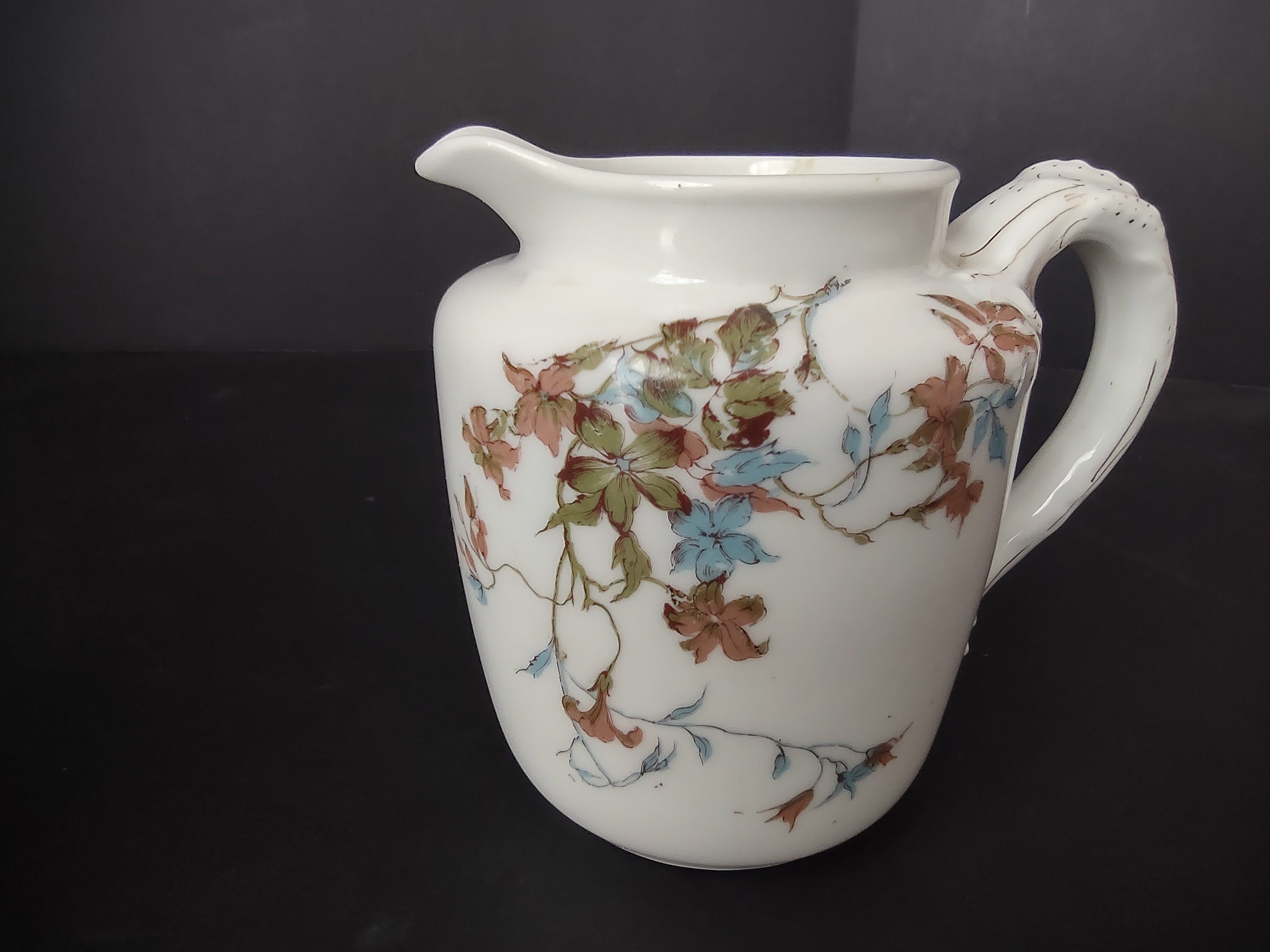 Depose Haviland Limoges Blue Flower Pitcher Creamer (lot 965)