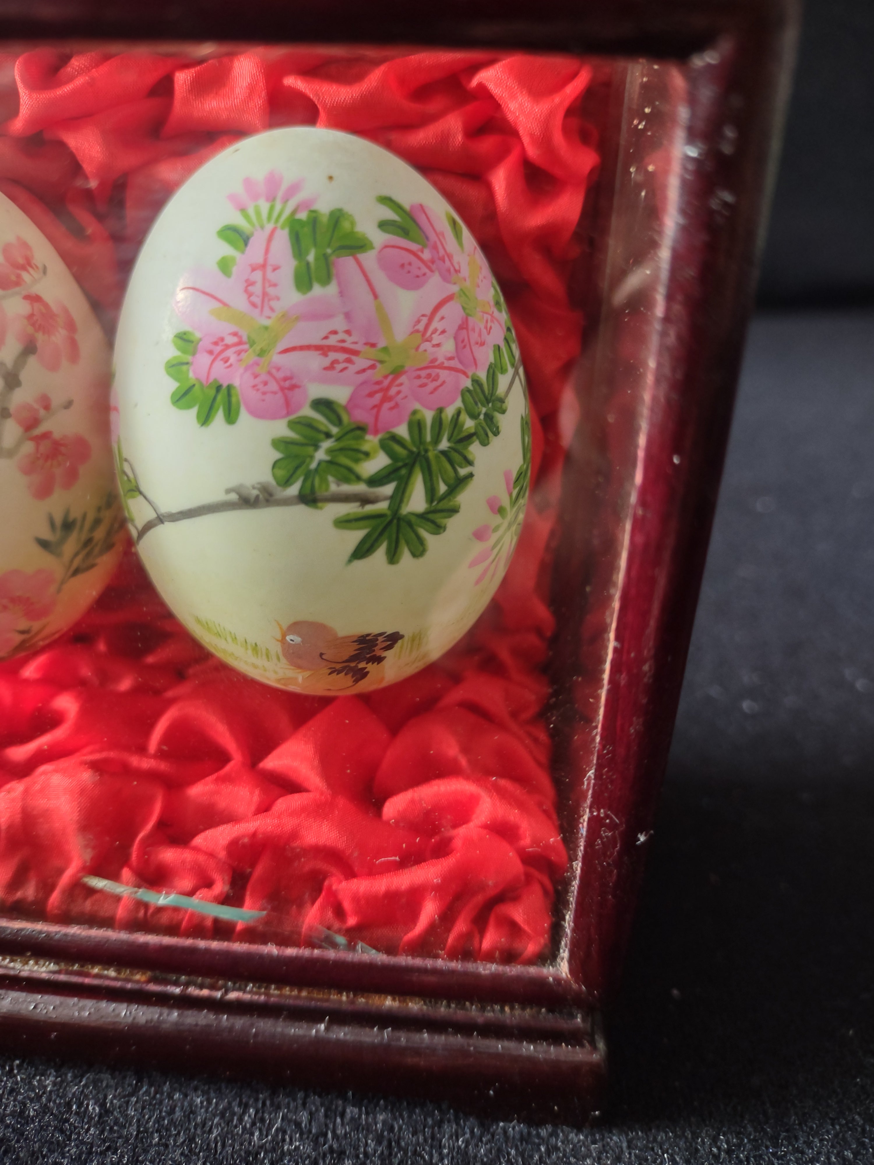 Vintage Hand Painted Oriental Easter Eggs Glass Wood Display IMPERFECT (Lot 5065
