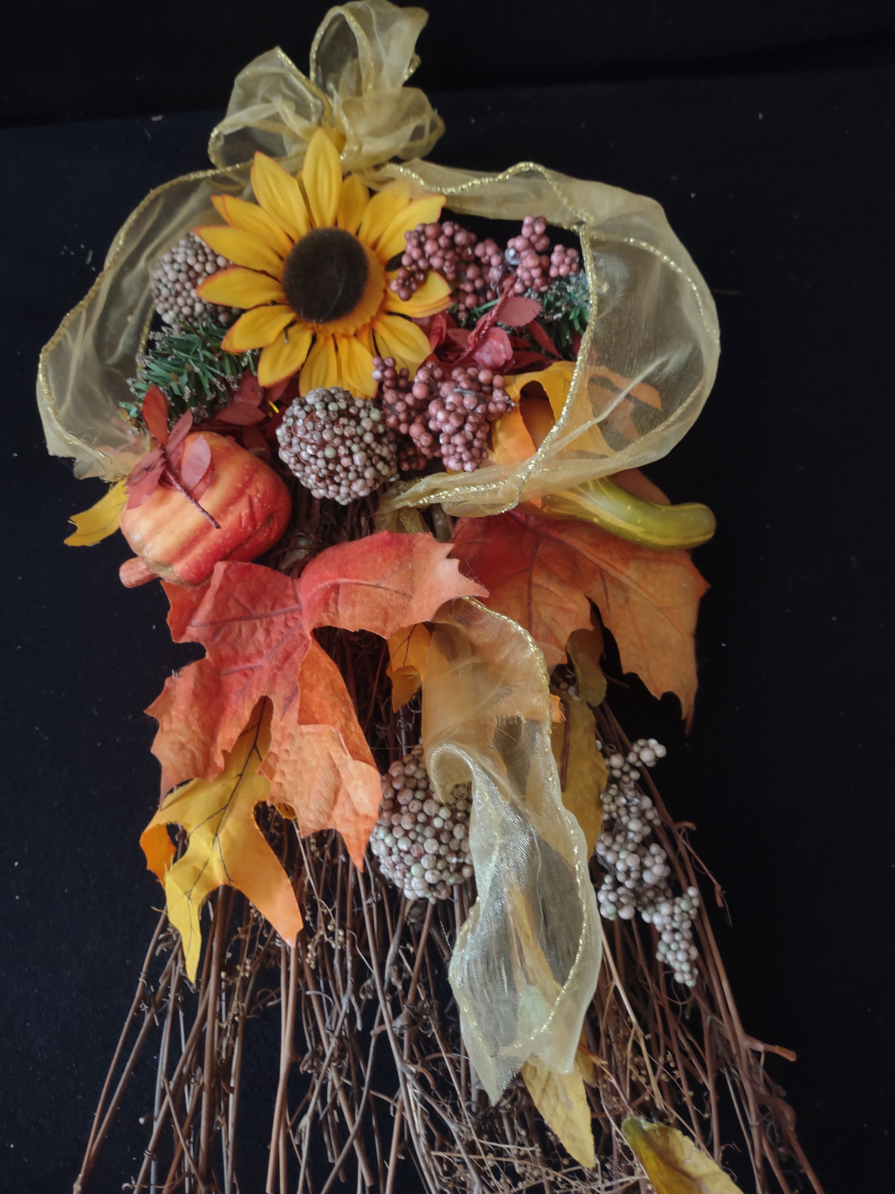 Rustic Thanksgiving/Halloween/Fall Sunflower Leaf Twig Wall Hangings (Lot 3457)